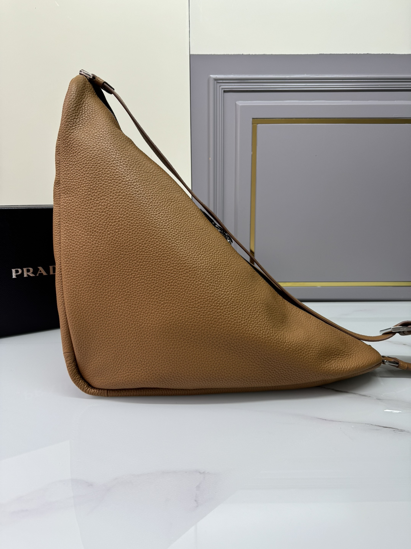 [TOP] PRADA Calfskin Triangle Bag 22.5x31x28cm - 5 Color