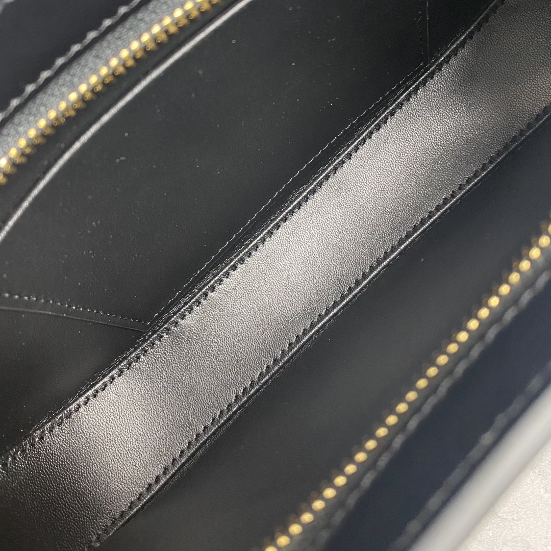 [TOP] CELINE Tilly Bag 23x13.5x4cm - Black