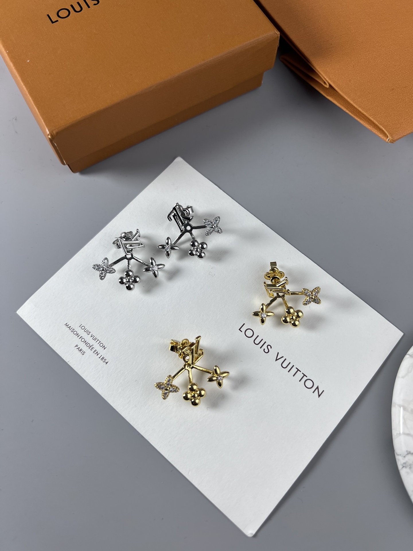[TOP] Louis Vuitton LV Earrings - 2 Color