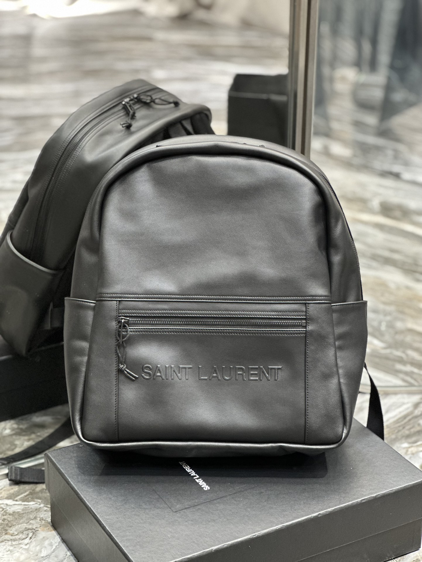 [TOP] Yves Saint Laurent YSL Cowhide Backpack - Black
