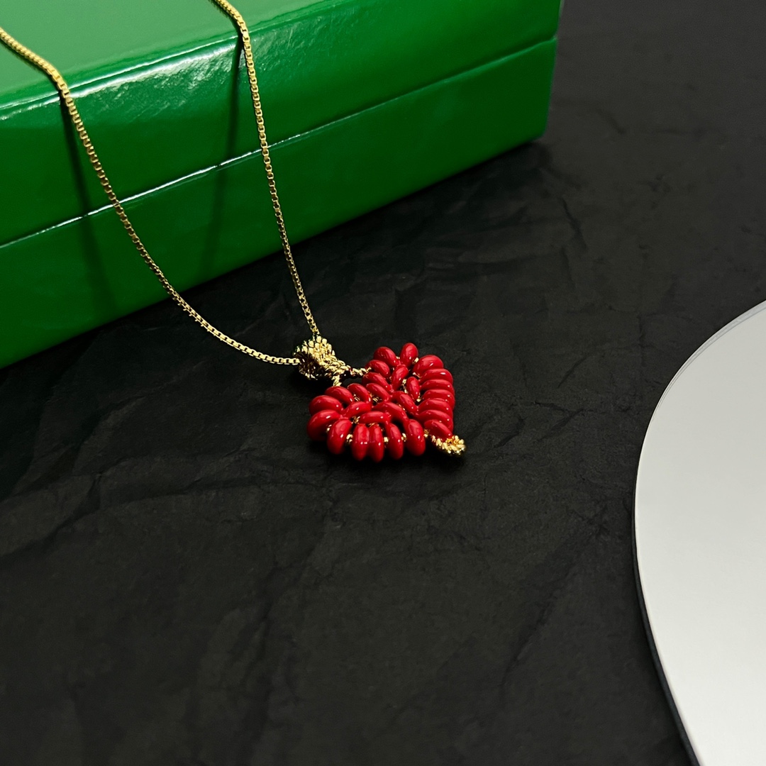 [TOP] Bottega Veneta BV Heart Necklace - Gold