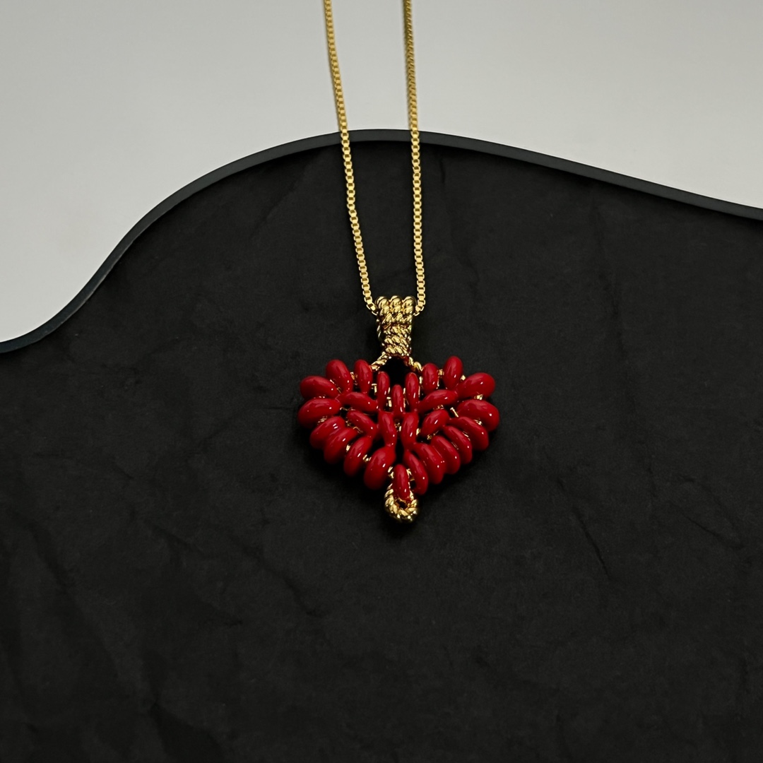 [TOP] Bottega Veneta BV Heart Necklace - Gold