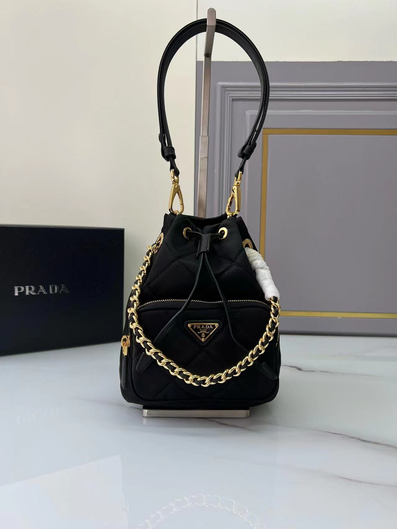 [Top] PRADA Re-Nylon Bag 22.5x17.5x12cm - Black