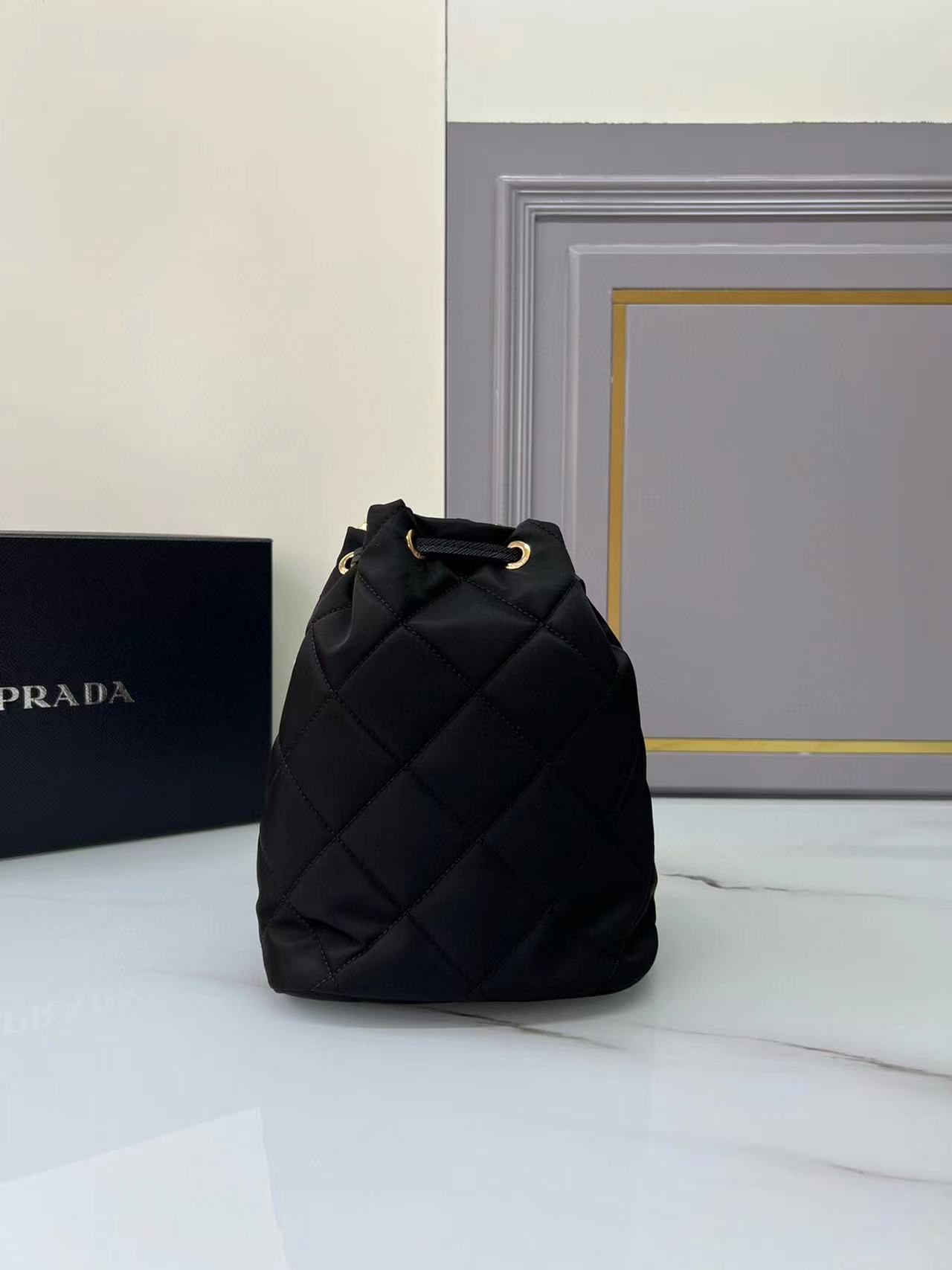 [Top] PRADA Re-Nylon Bag 22.5x17.5x12cm - Black