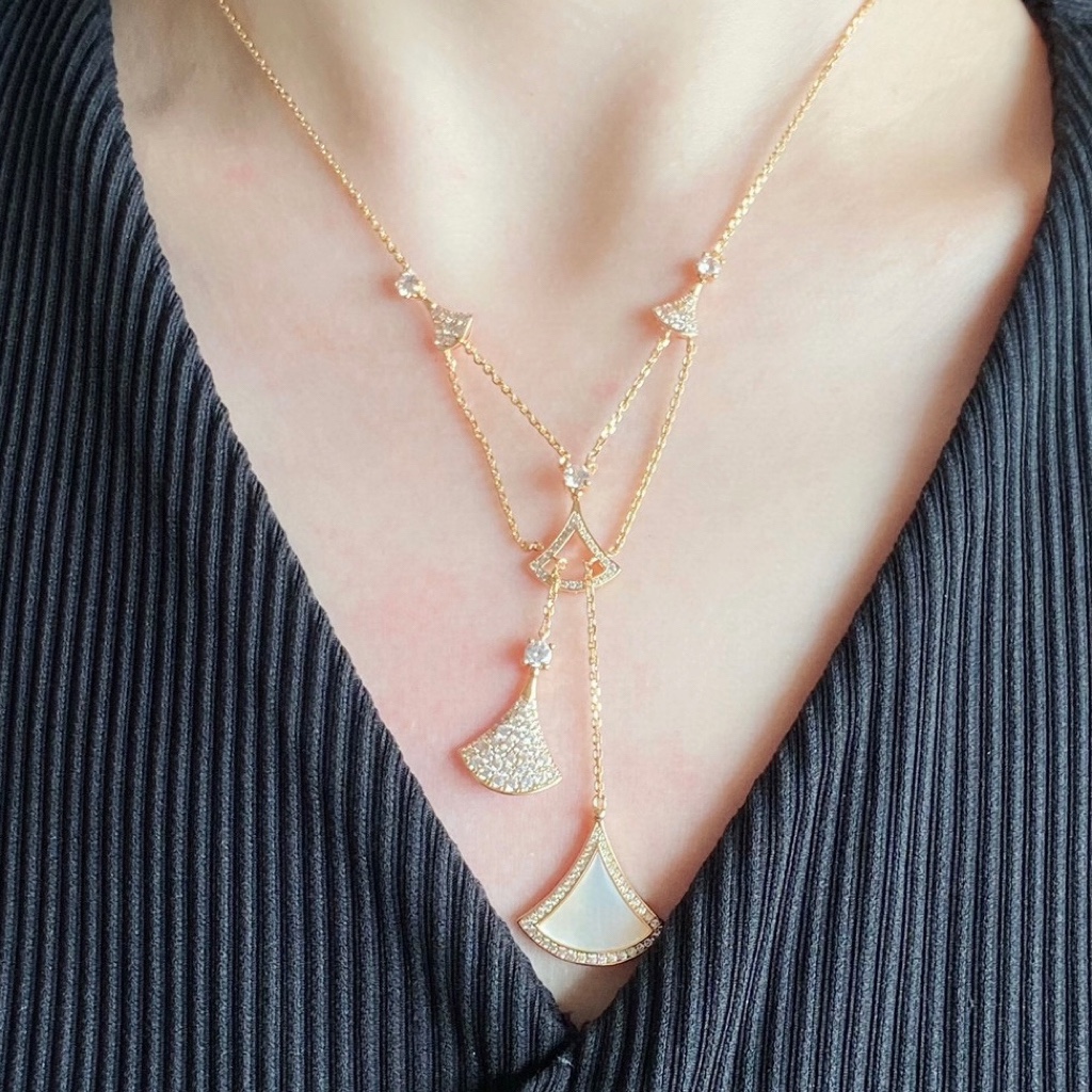 [TOP] BVLGARI White Fritillary Scalloped Skirt Necklace - White