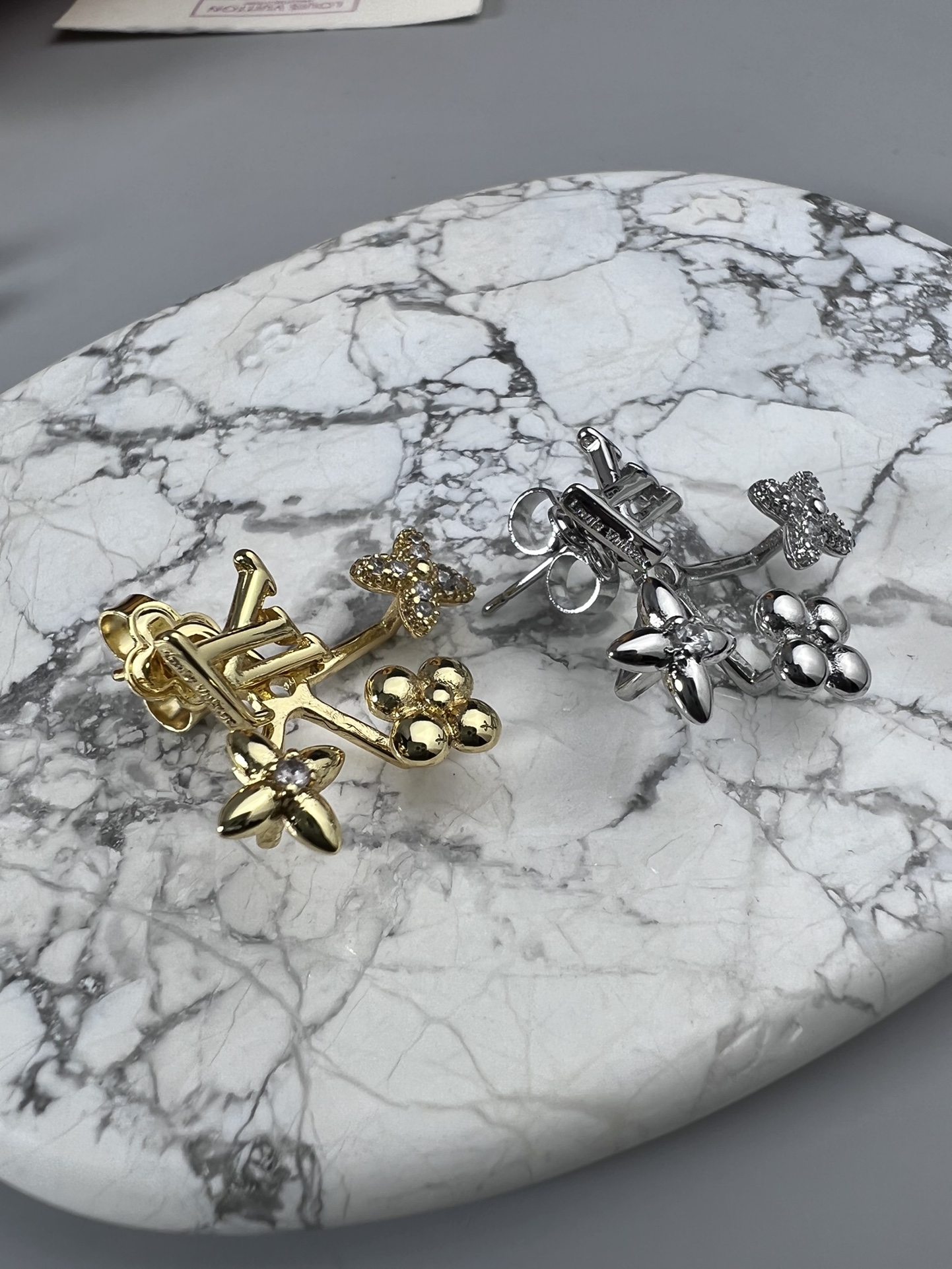 [TOP] Louis Vuitton LV Earrings - 2 Color