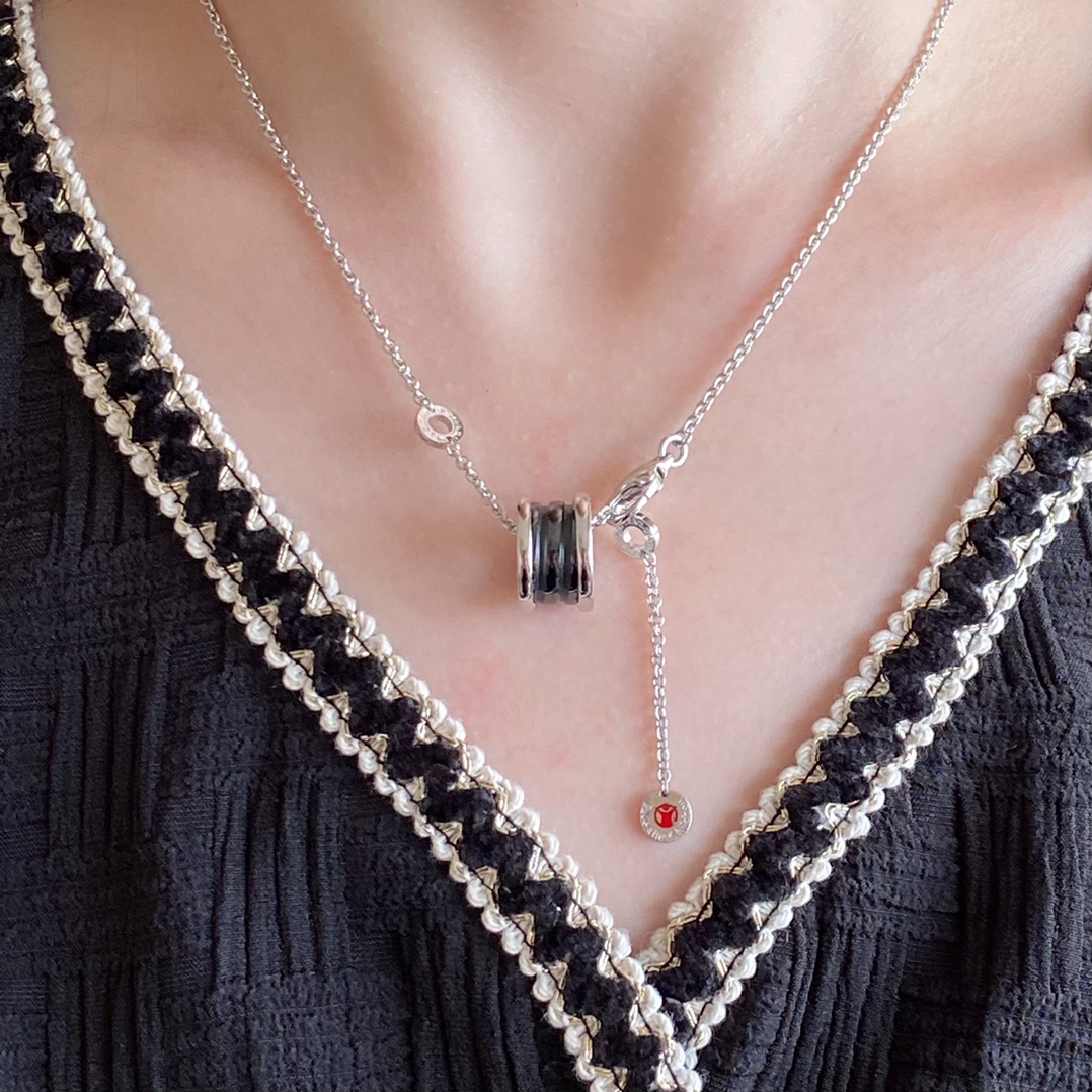 [TOP] BVLGARI Little Red Man Black Ceramic Necklace - Sillver