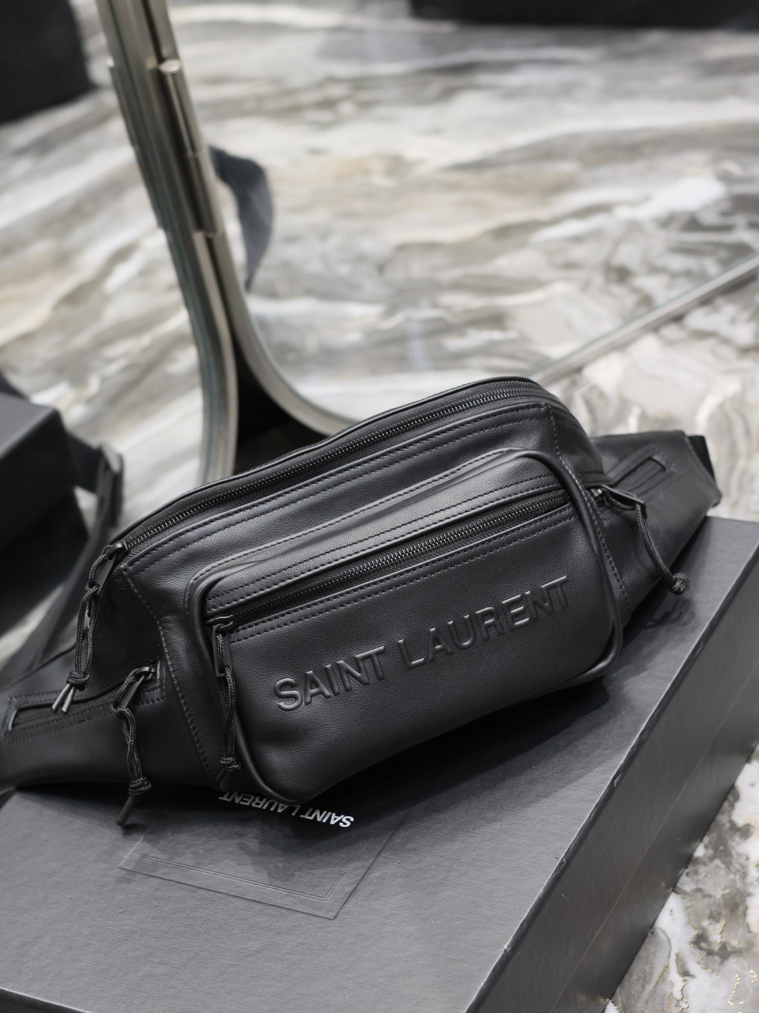 [TOP] Yves Saint Laurent YSL Cowhide Waist Bag - Black