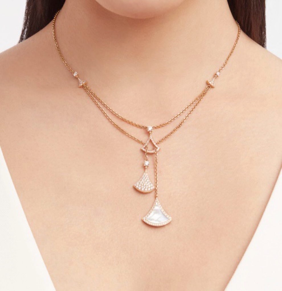 [TOP] BVLGARI White Fritillary Scalloped Skirt Necklace - White