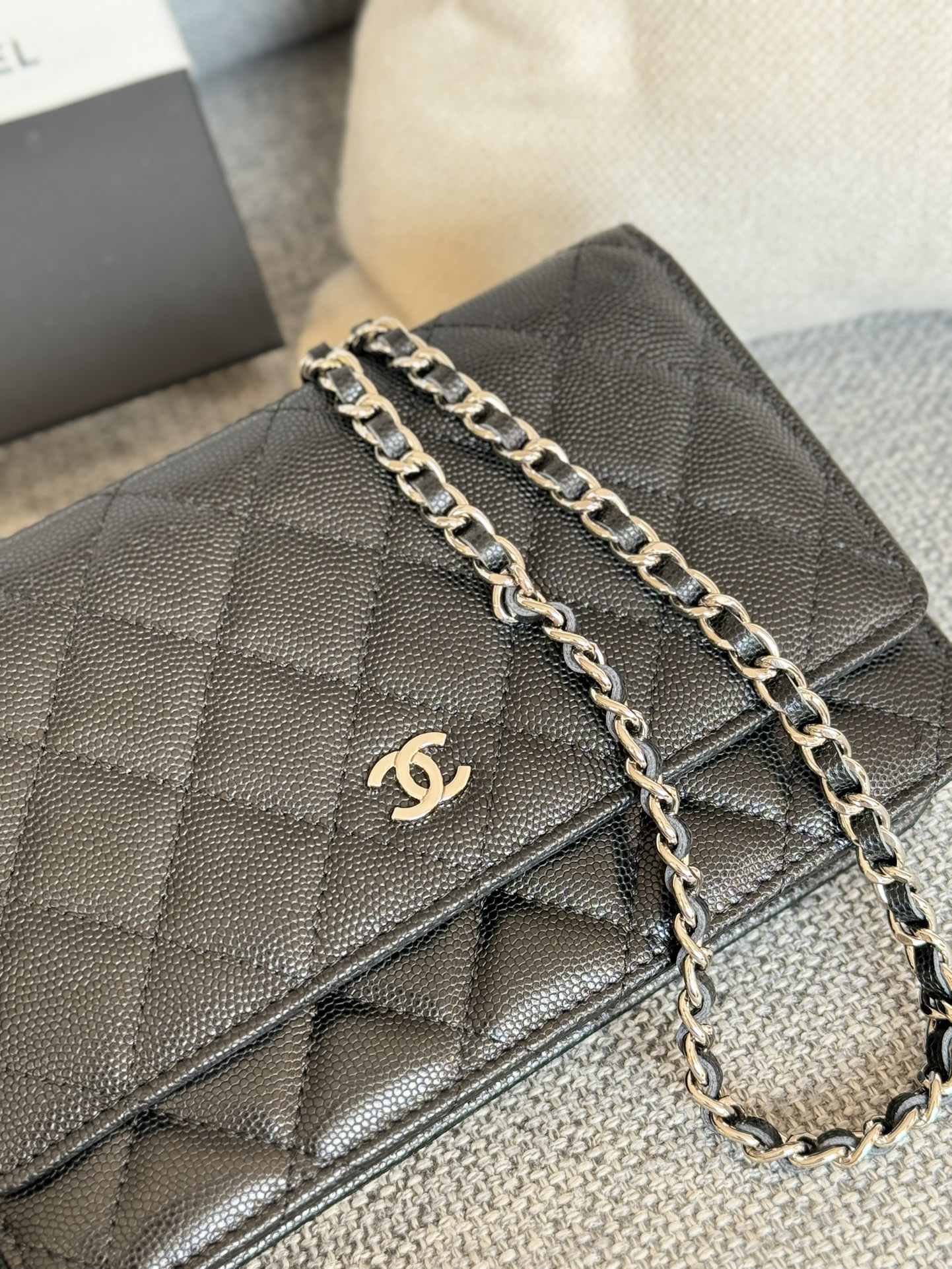 [TOP] CHANEL WOC Bag Caviar Leather 19CM - Black - SHW&GHW