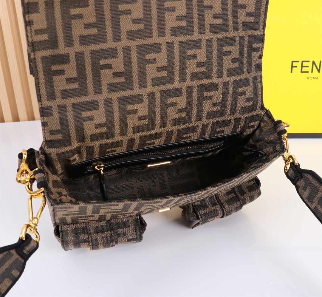 [TOP] FENDI Multi Pocket Baguette Bag - 27cm