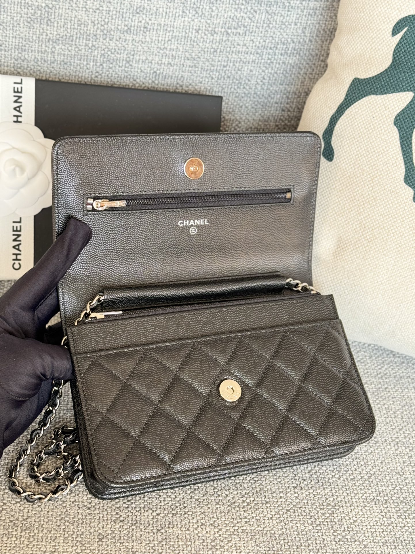 [TOP] CHANEL WOC Bag Caviar Leather 19CM - Black - SHW&GHW