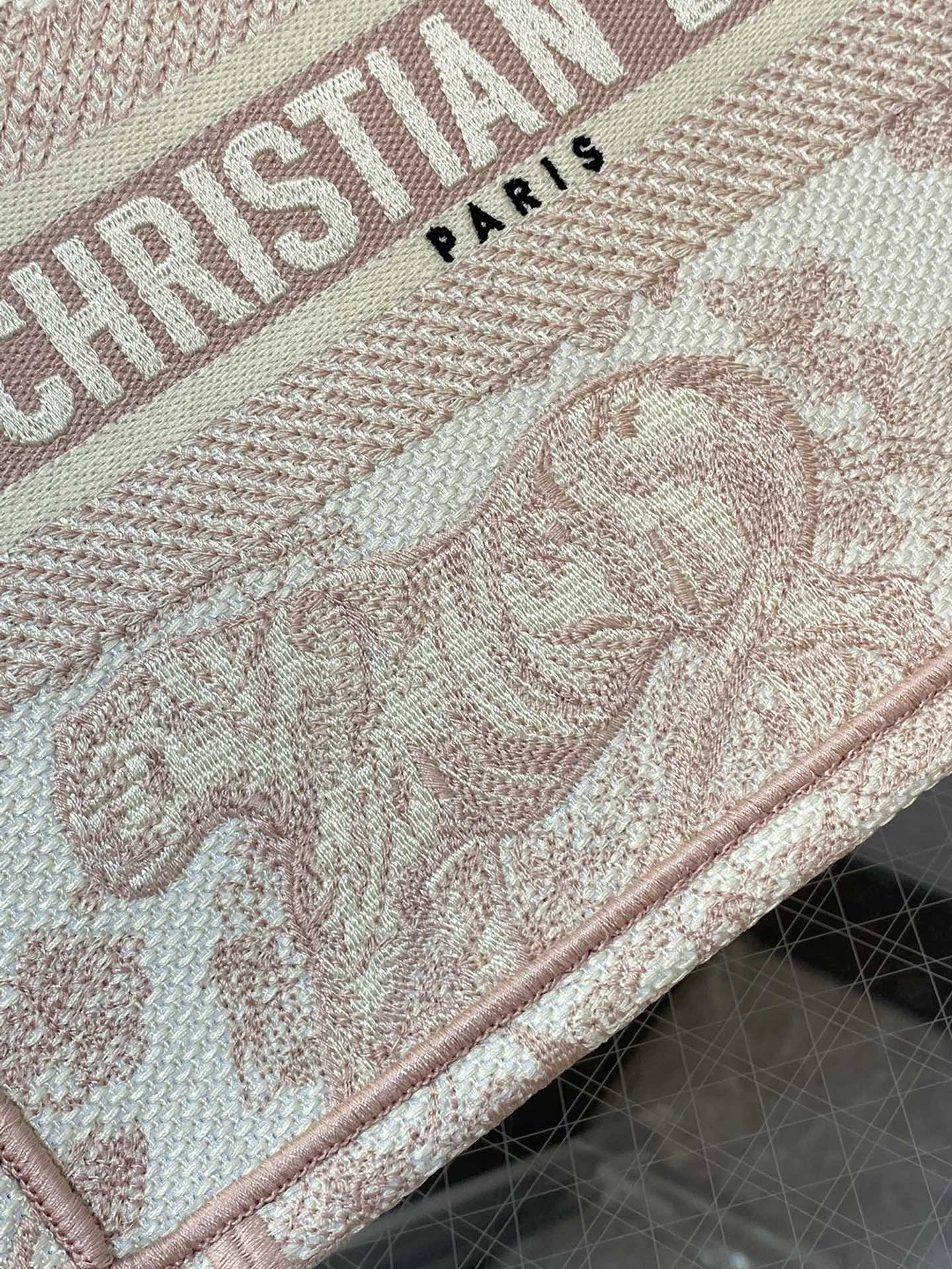 [TOP] Christian Dior Tiger Embroidery Pattern Tote Handbags - 26*8*22cm