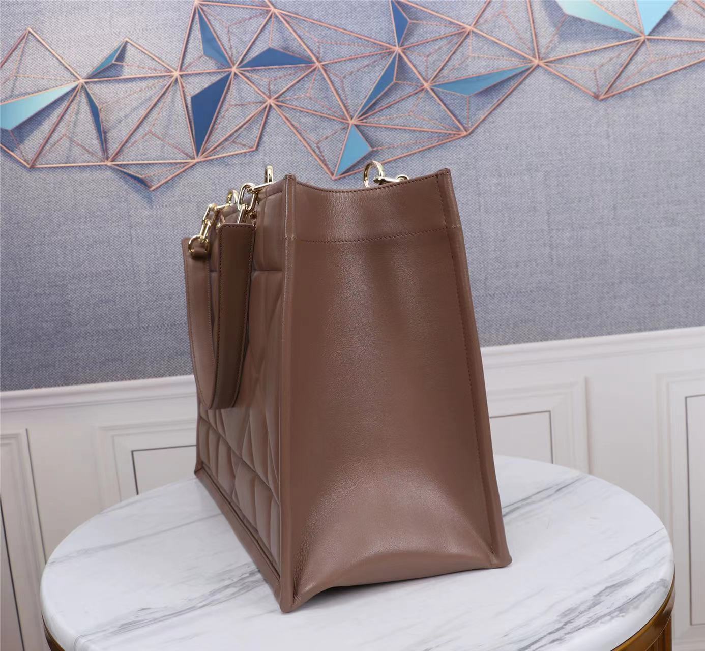 [TOP] Christian Dior Medium Cowhide Leather Handbag 36.5x28x17.5cm - Brown&GHW