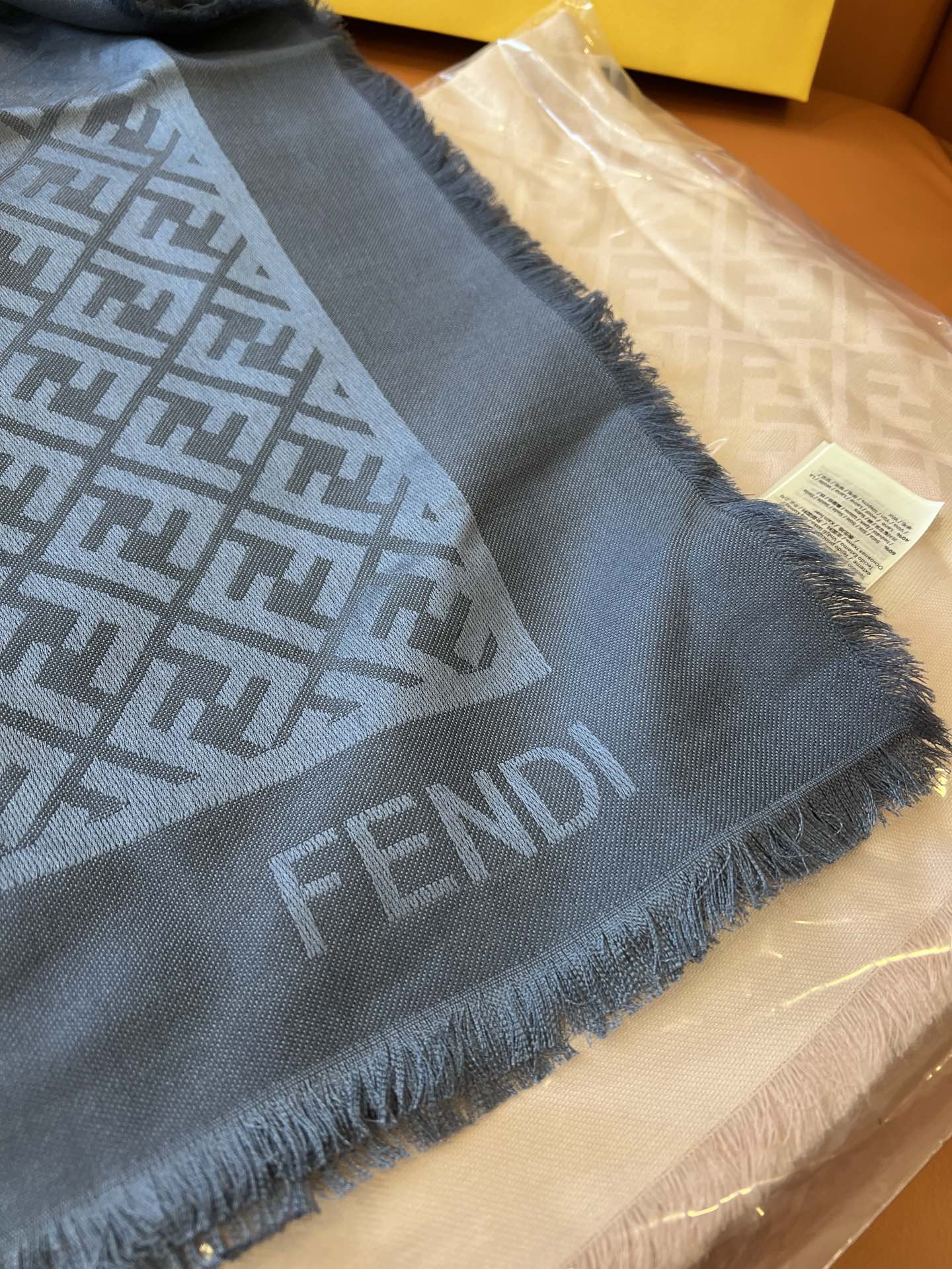[TOP] FENDI FF Letter Jacquard Square Scarf 140 x 140 cm - 2 Colors