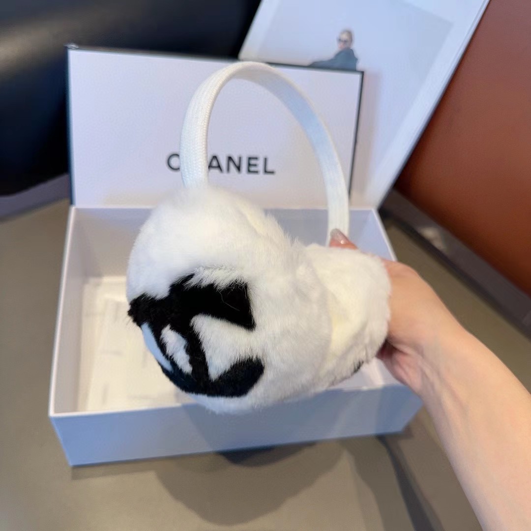 [TOP] CHANEL The Latest Ear Muffs - Black&White