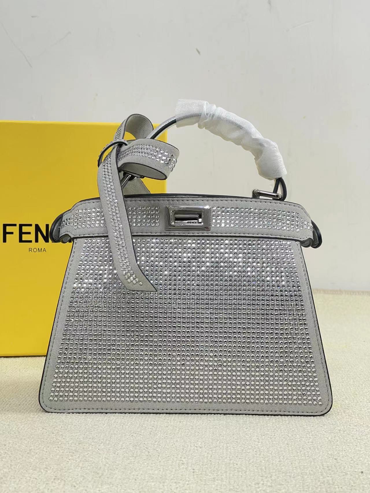 [TOP]FENDI Diamond Peekaboo Bag 23×18×11CM - SHW
