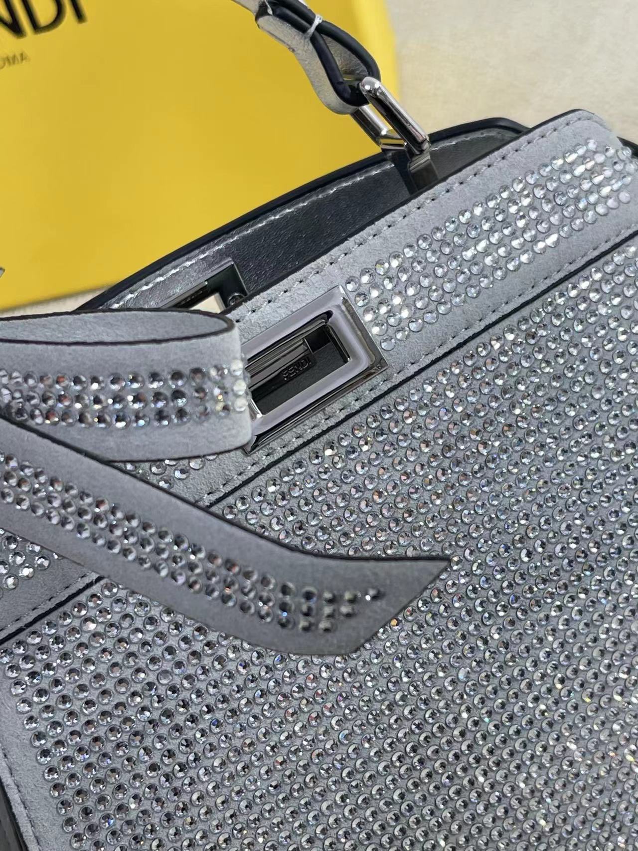 [TOP]FENDI Diamond Peekaboo Bag 23×18×11CM - SHW