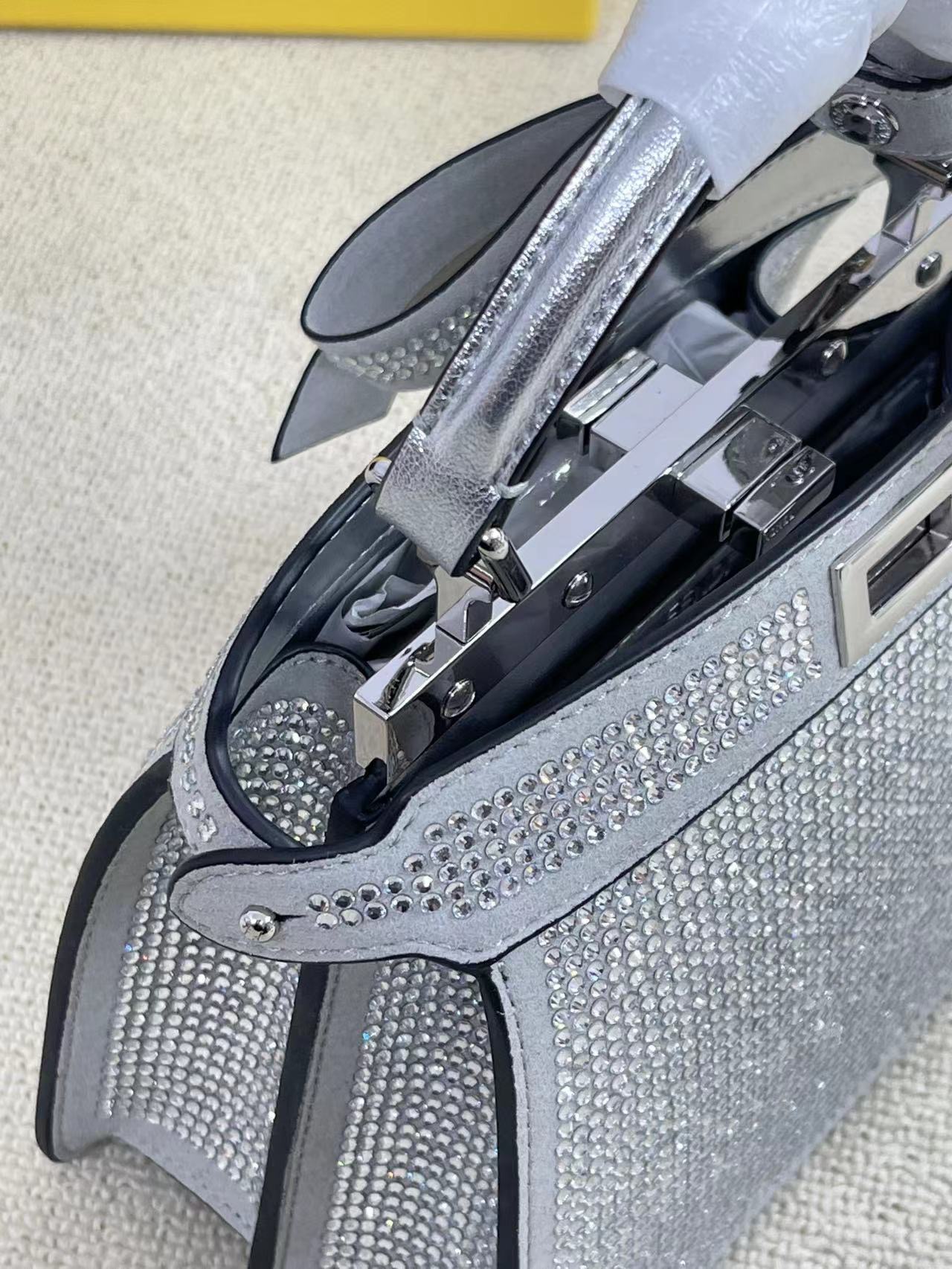 [TOP]FENDI Diamond Peekaboo Bag 23×18×11CM - SHW