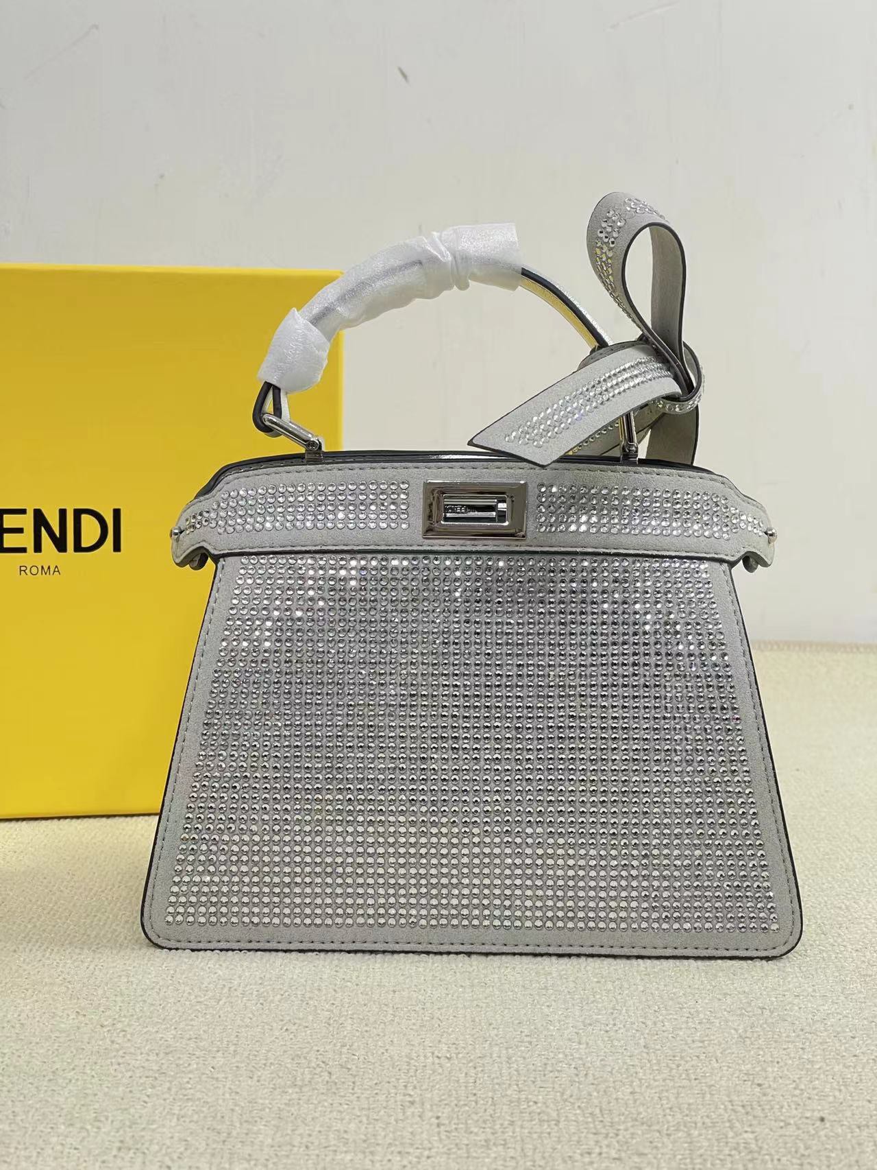 [TOP]FENDI Diamond Peekaboo Bag 23×18×11CM - SHW
