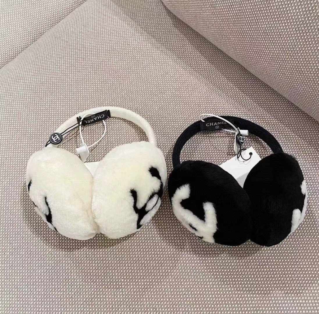 [TOP] CHANEL The Latest Ear Muffs - Black&White