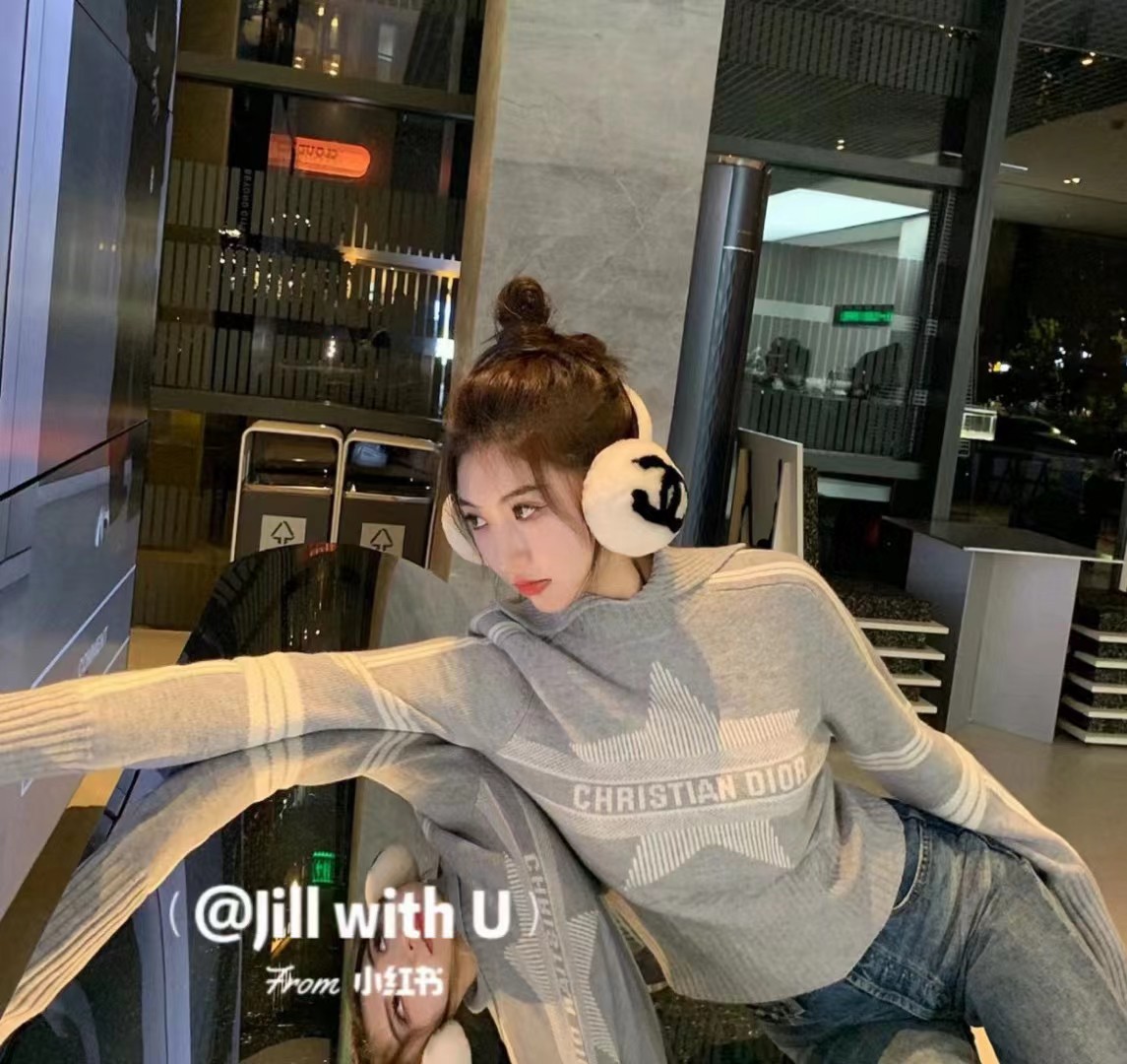 [TOP] CHANEL The Latest Ear Muffs - Black&White