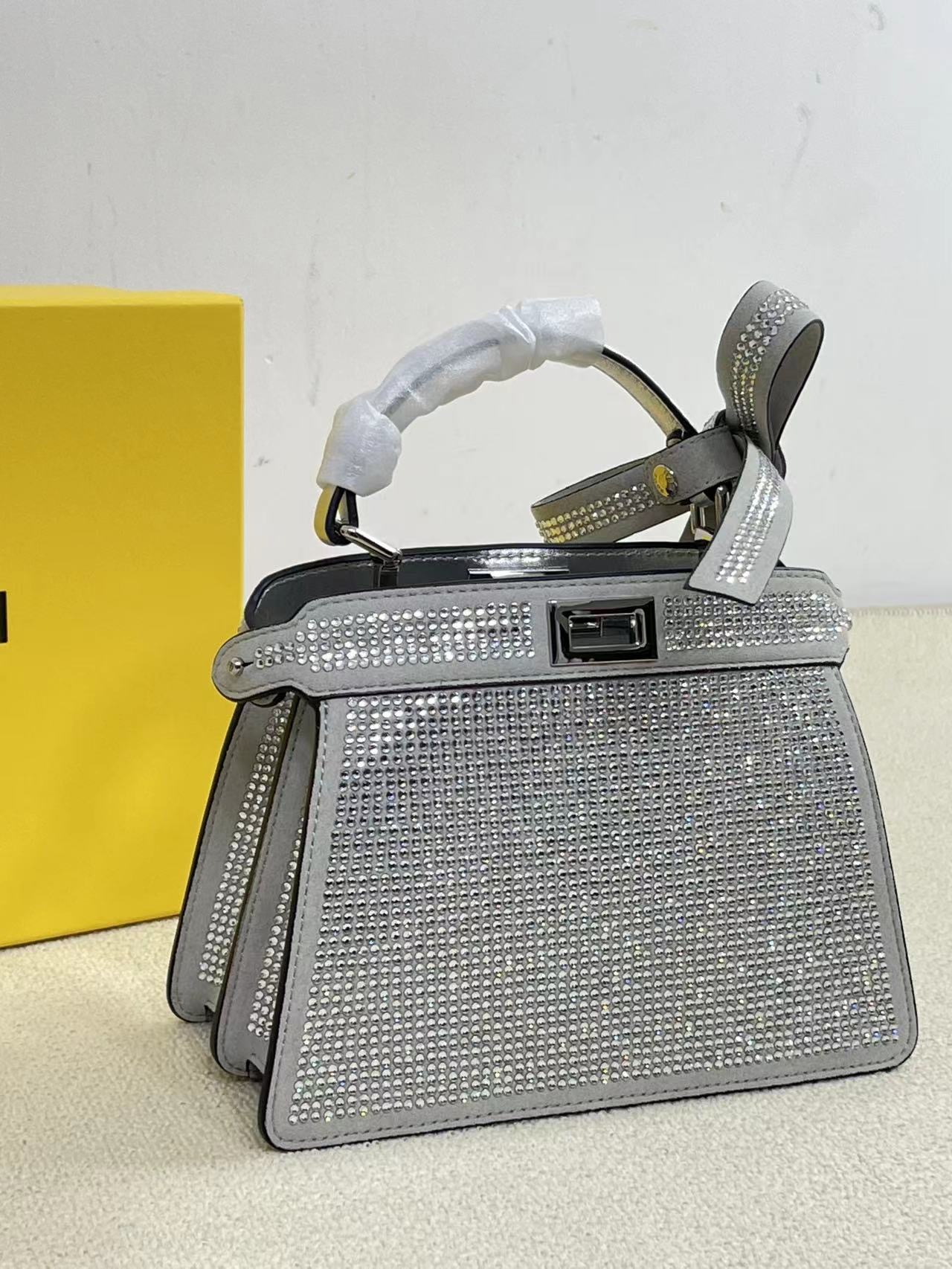 [TOP]FENDI Diamond Peekaboo Bag 23×18×11CM - SHW