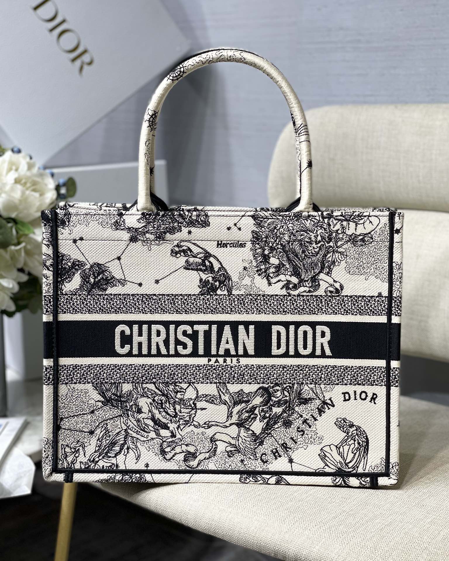 [TOP] Christian Dior Black And White Constellation Embroidery Book Tote Bags - 36cm