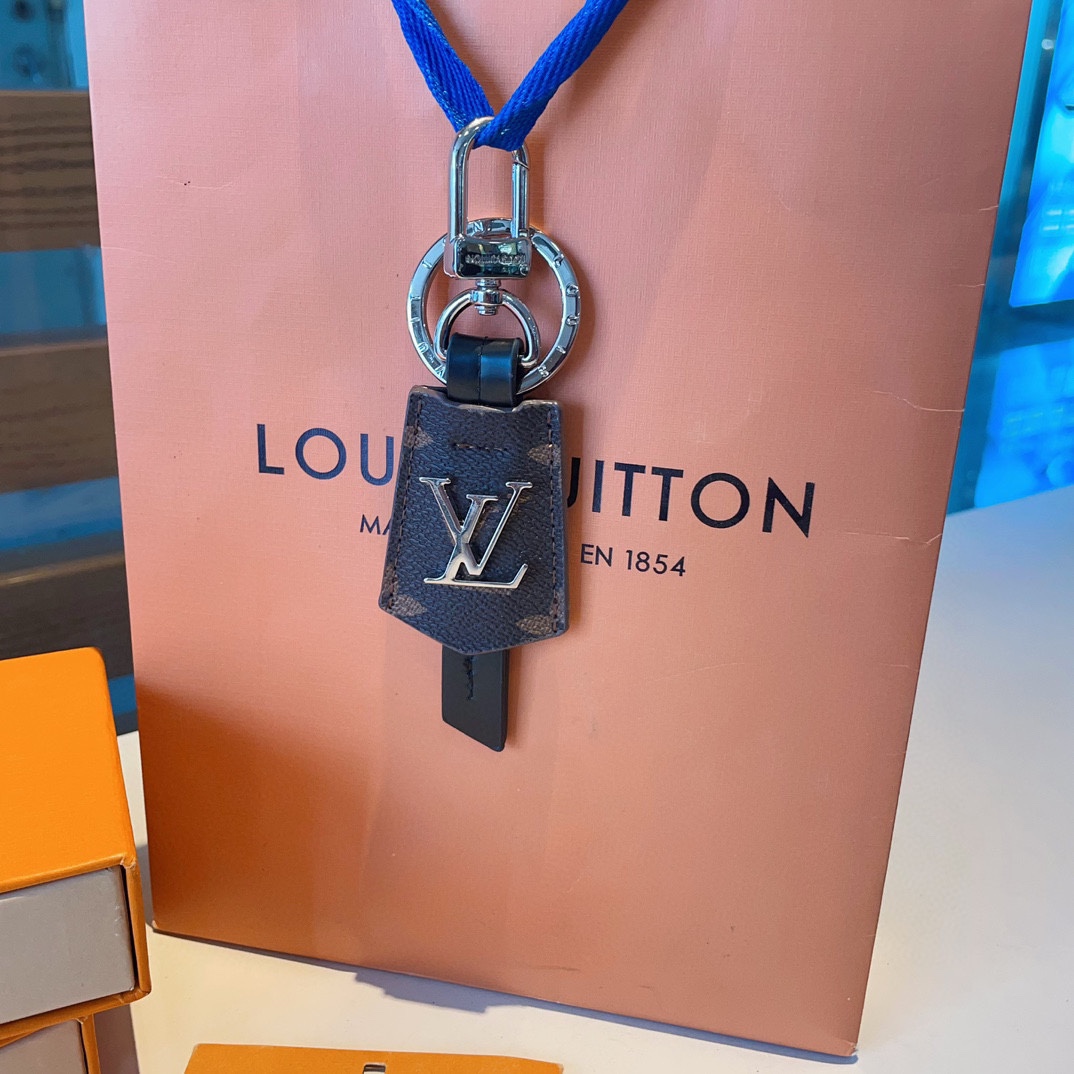 [TOP] Louis Vuitton LV Leather Keychain