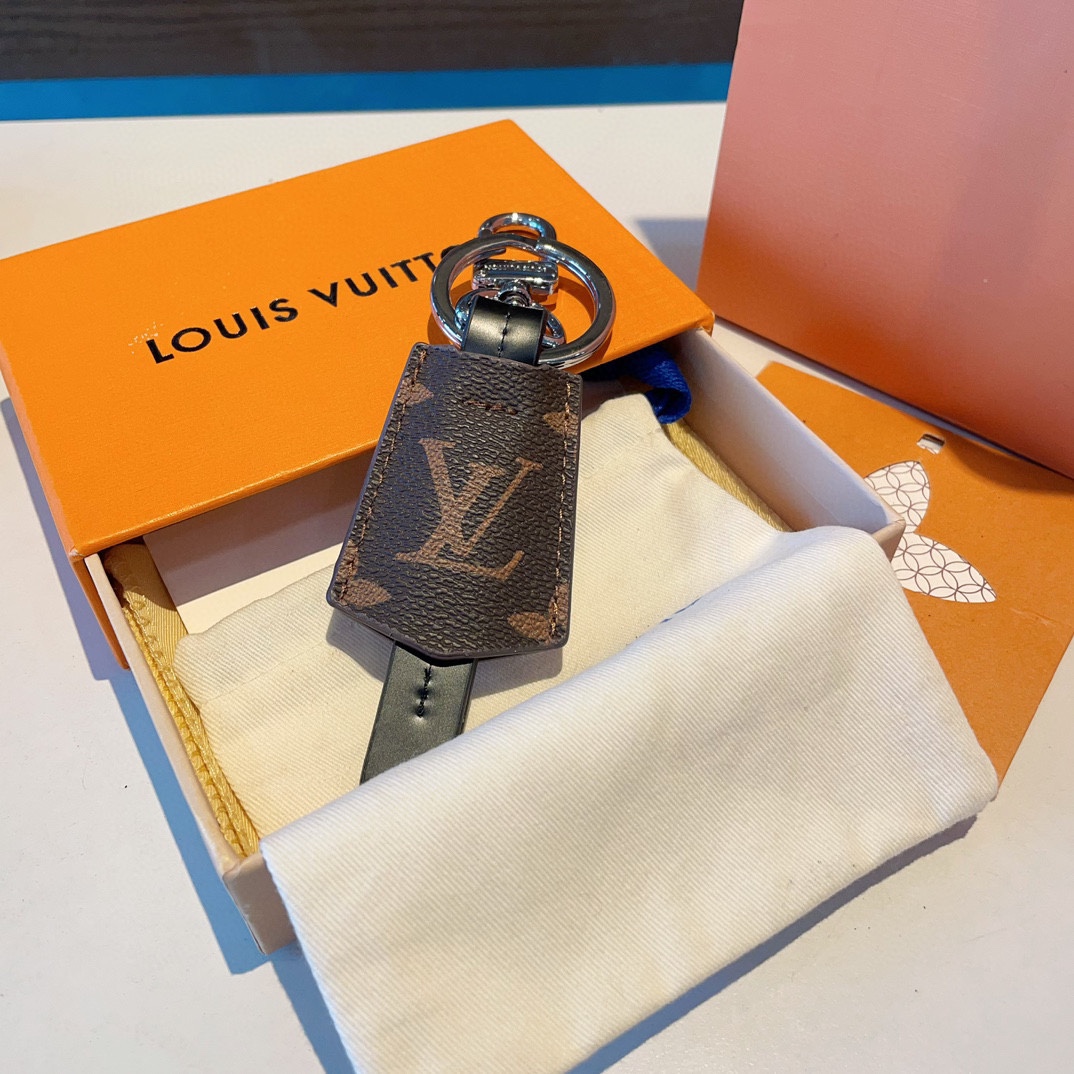 [TOP] Louis Vuitton LV Leather Keychain
