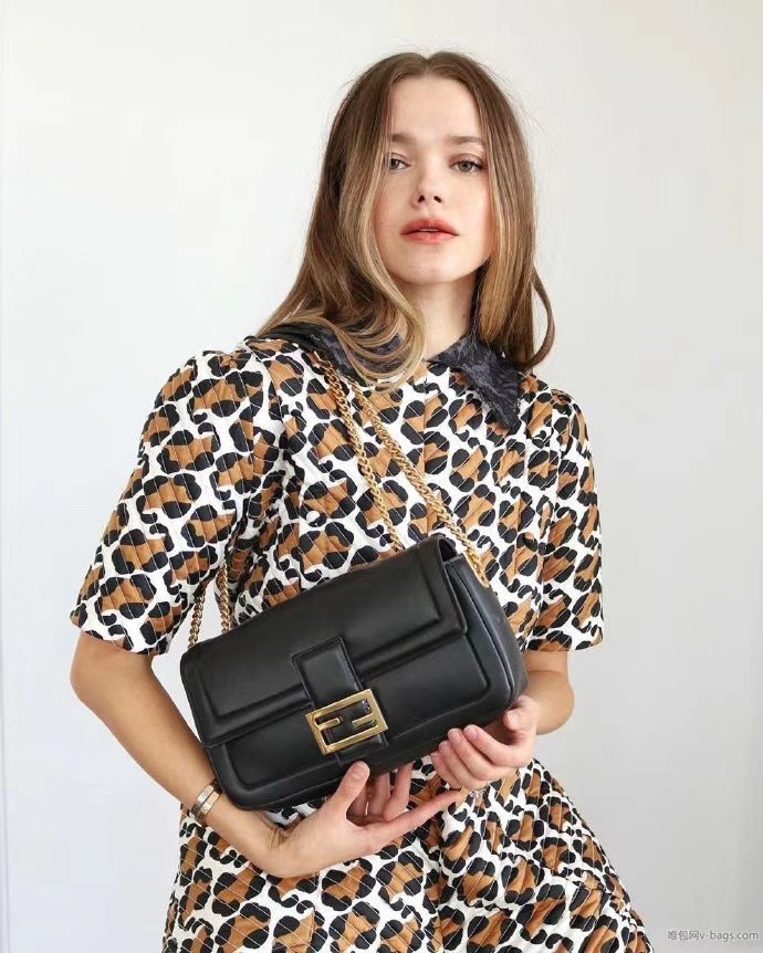 [TOP] FENDI Cowhide Material Baguette Bags - 27cm - 2 Colors&GHW