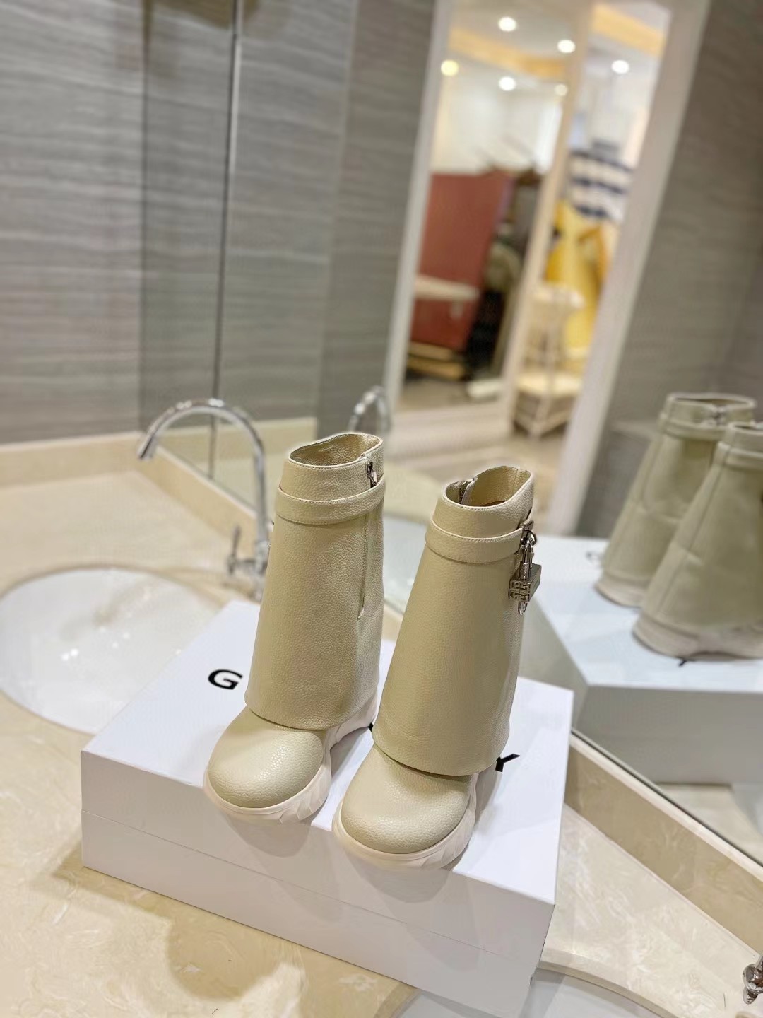 [TOP] GIVENCHY Pebbled Cowhide Long Boots - Beige