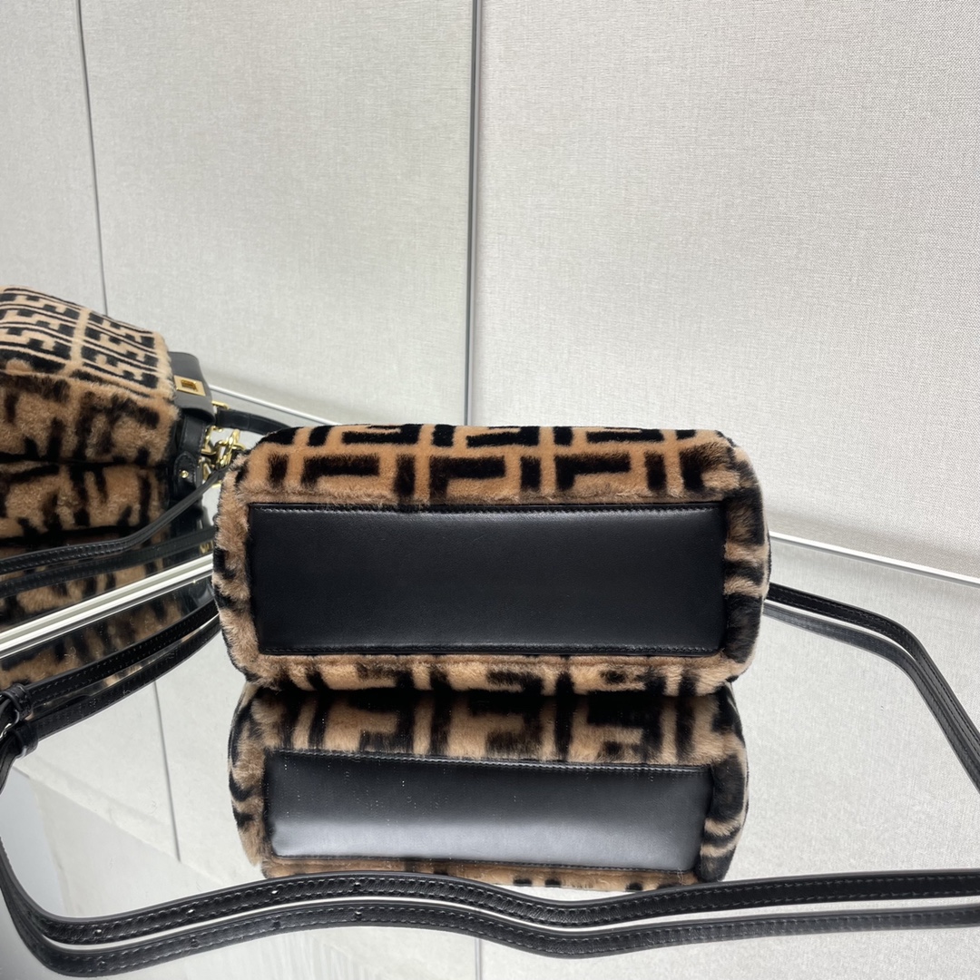 [TOP] FENDI Autumn And Winter New Wool Peekaboo Bags 27x25x14CM - GHW