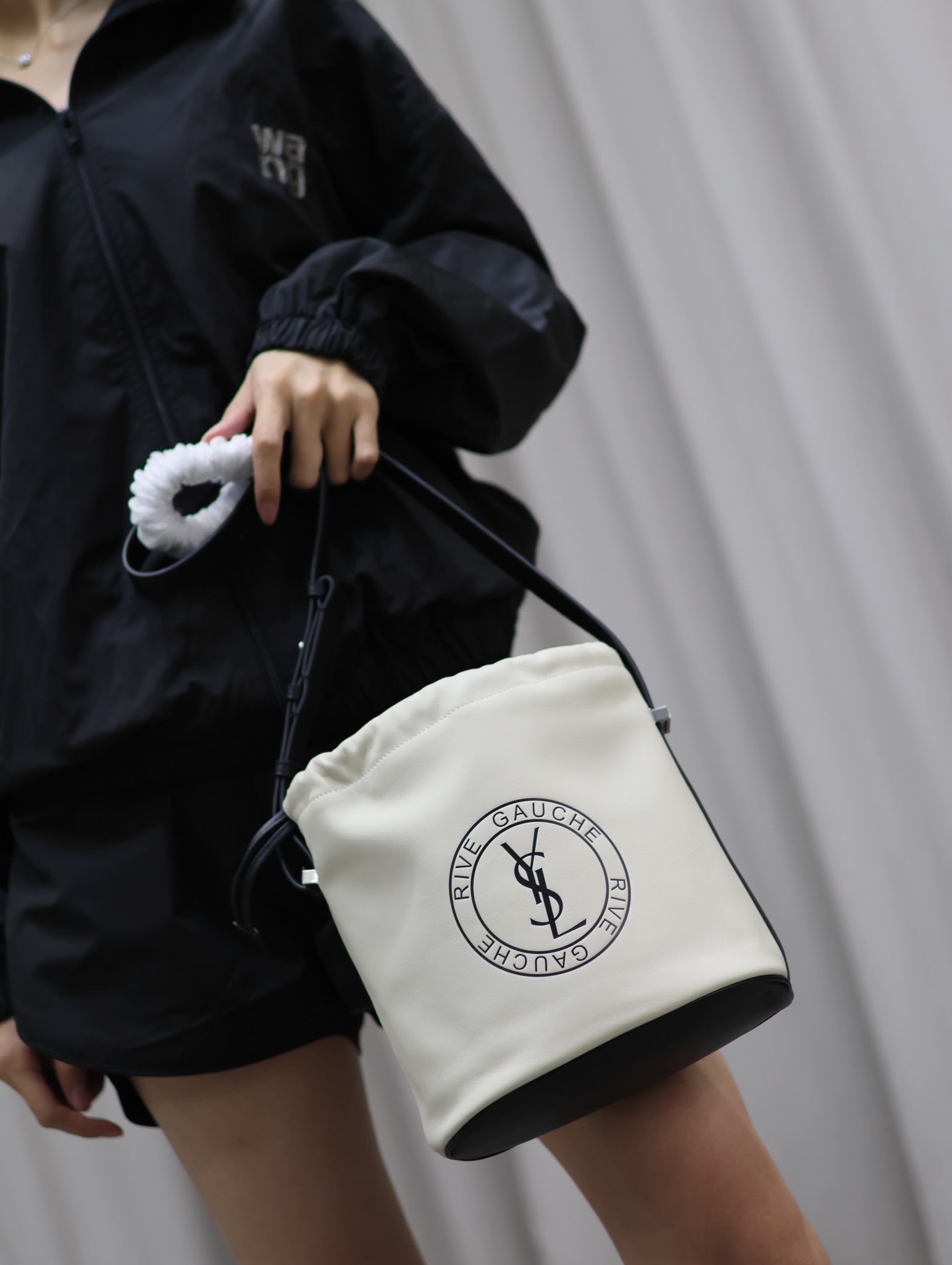 [TOP] Yves Saint Laurent YSL Cowhide Badge Style Shoulder Bags 21×23×14cm - 3 Colors