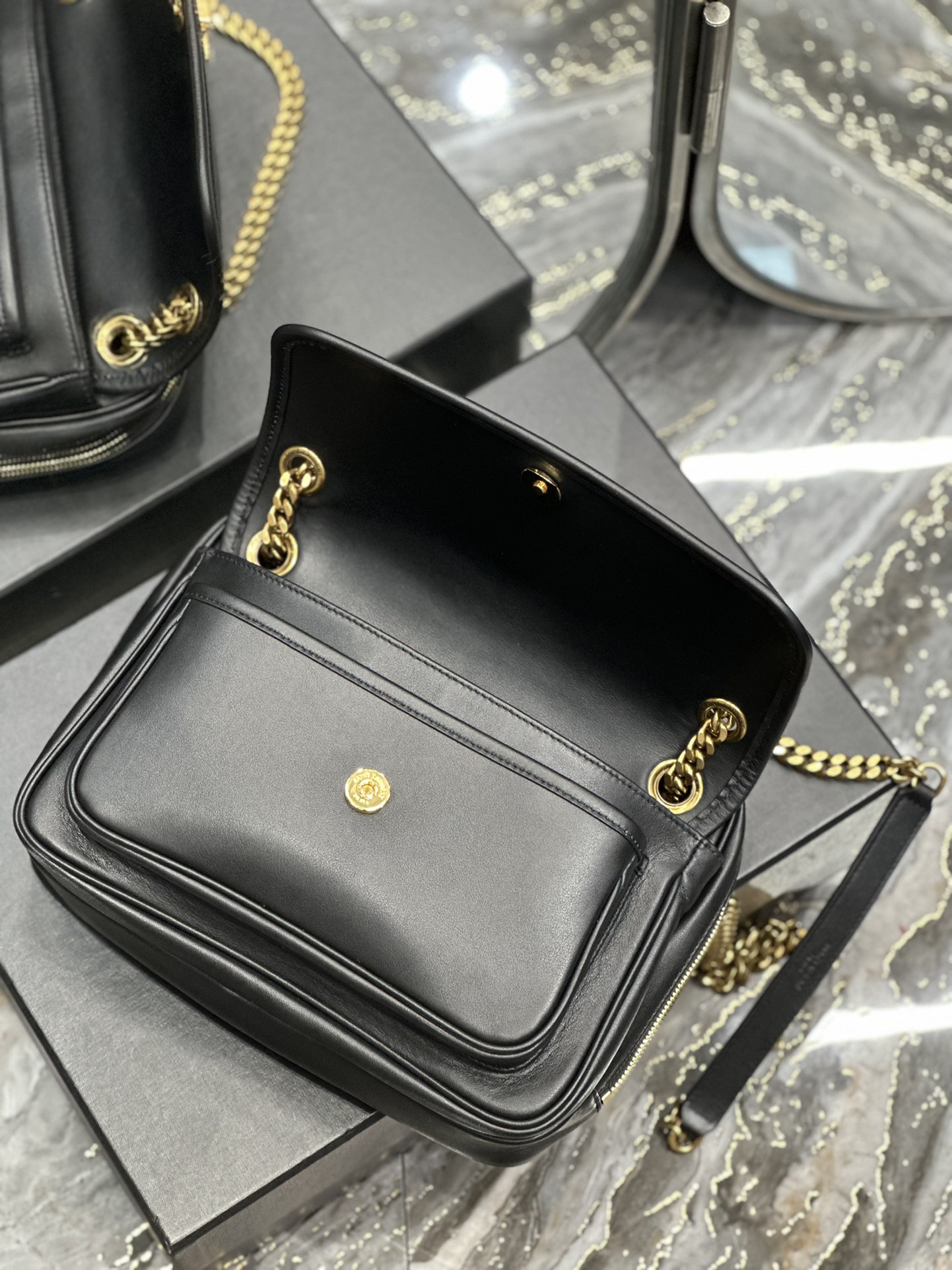[TOP] Yves Saint Laurent YSL Cowhide Camera Chain Bags - Black&GHW