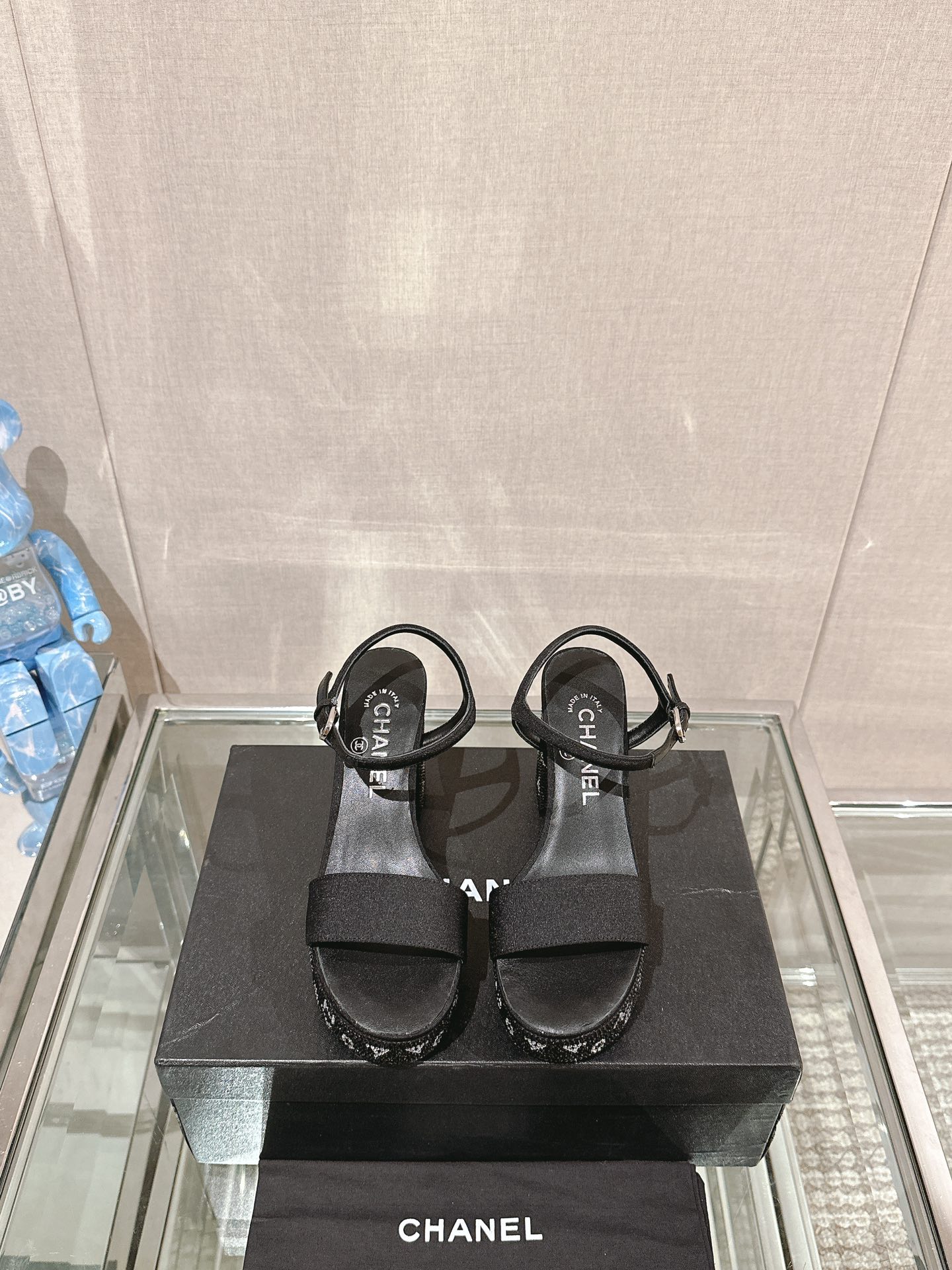 [TOP] CHANEL Platform Heel Pumps - Black