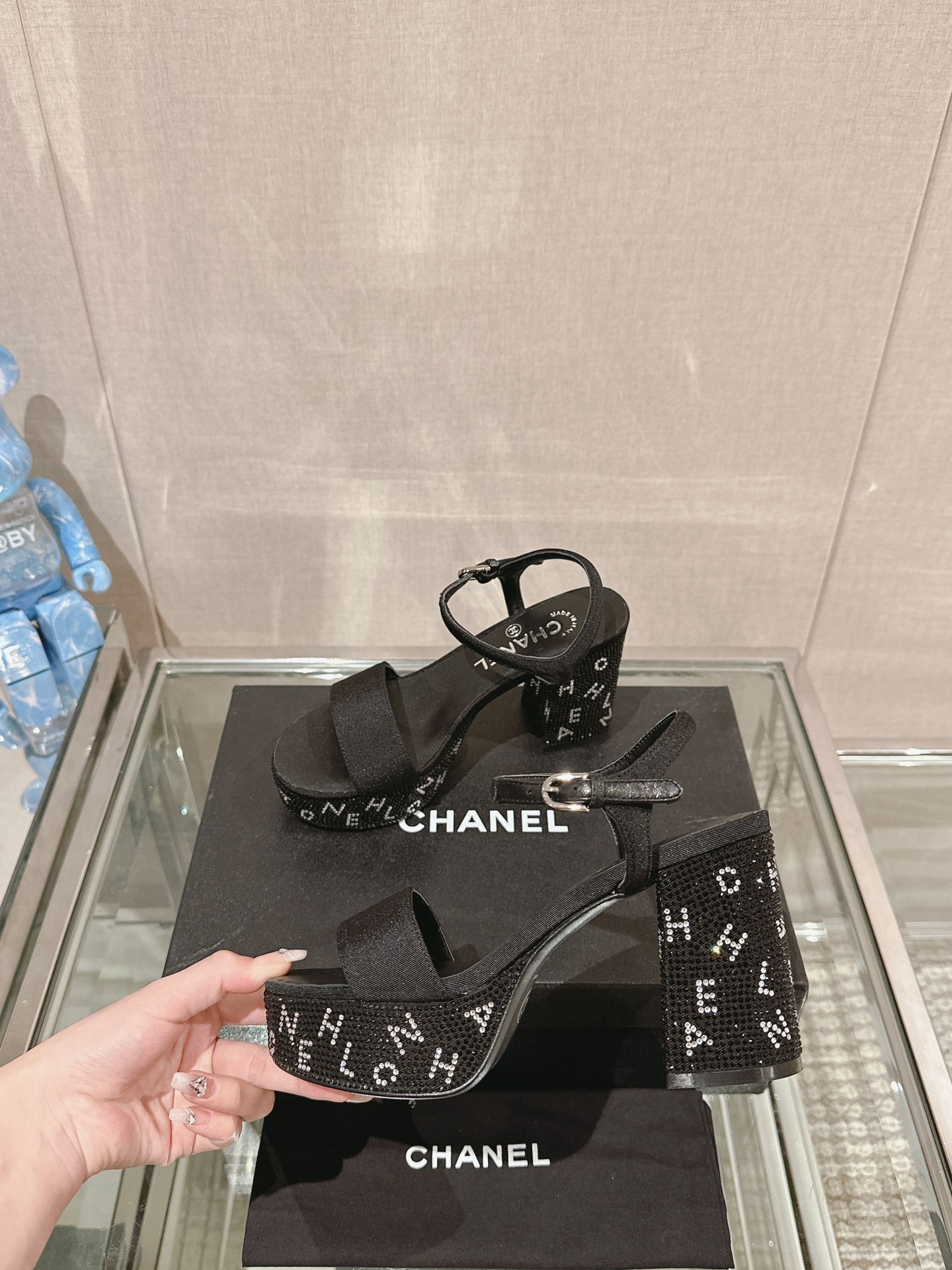 [TOP] CHANEL Platform Heel Pumps - Black