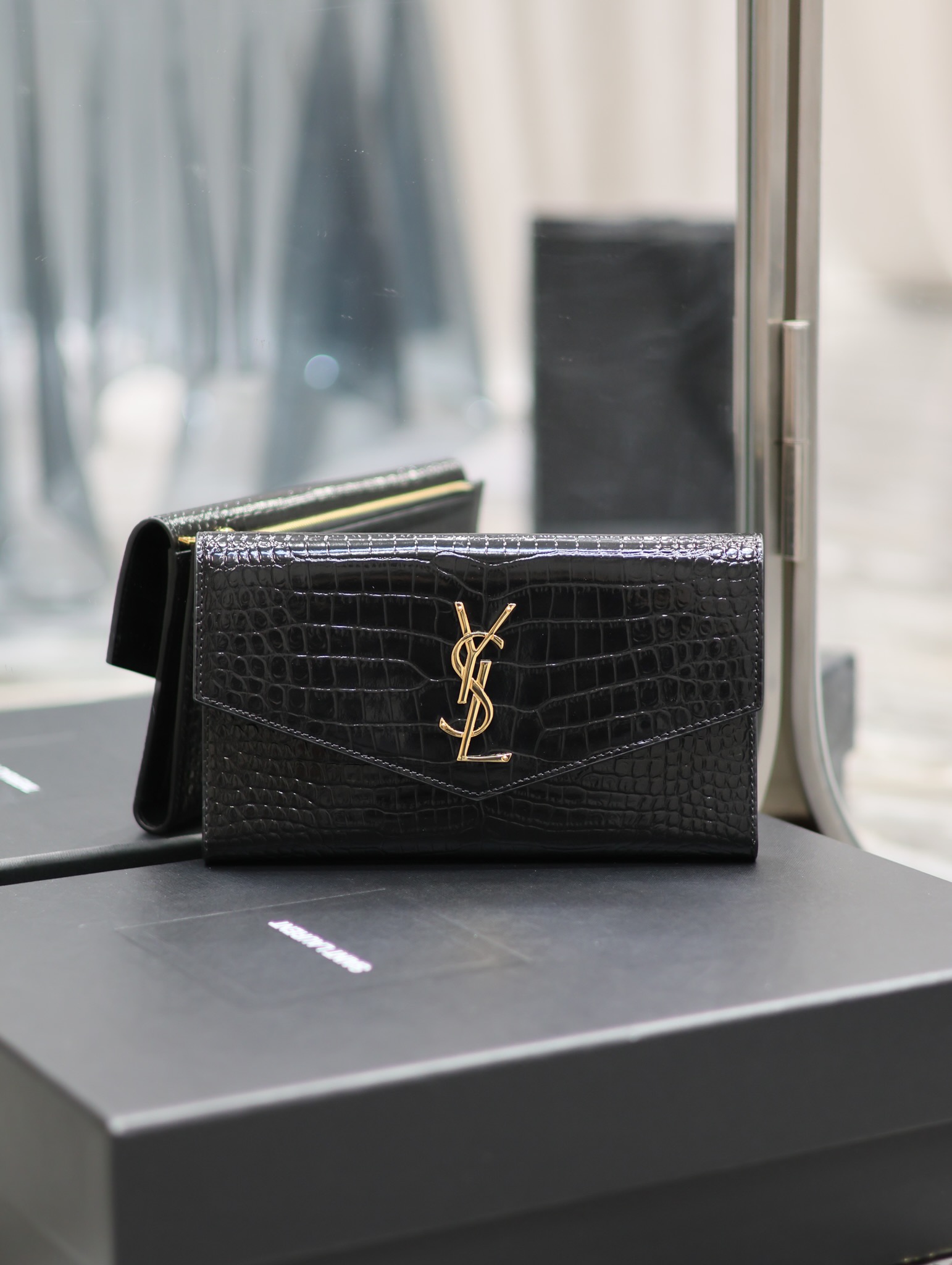[TOP] Yves Saint Laurent YSL Cowhide Crocodile Embossed Wallet - 2 Colors&GHW