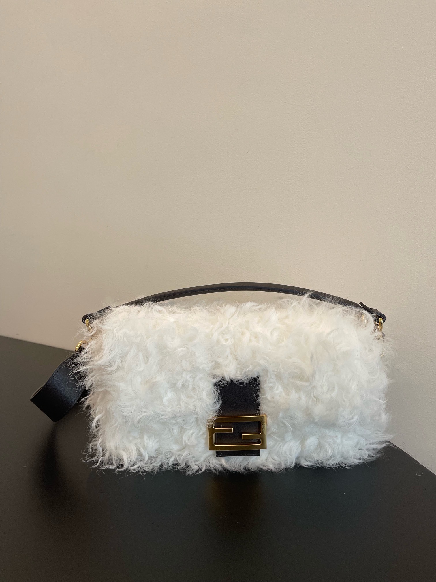 [TOP] FENDI White Rolled Wool Baguette Bags - 27×15×6cm - White&GHW