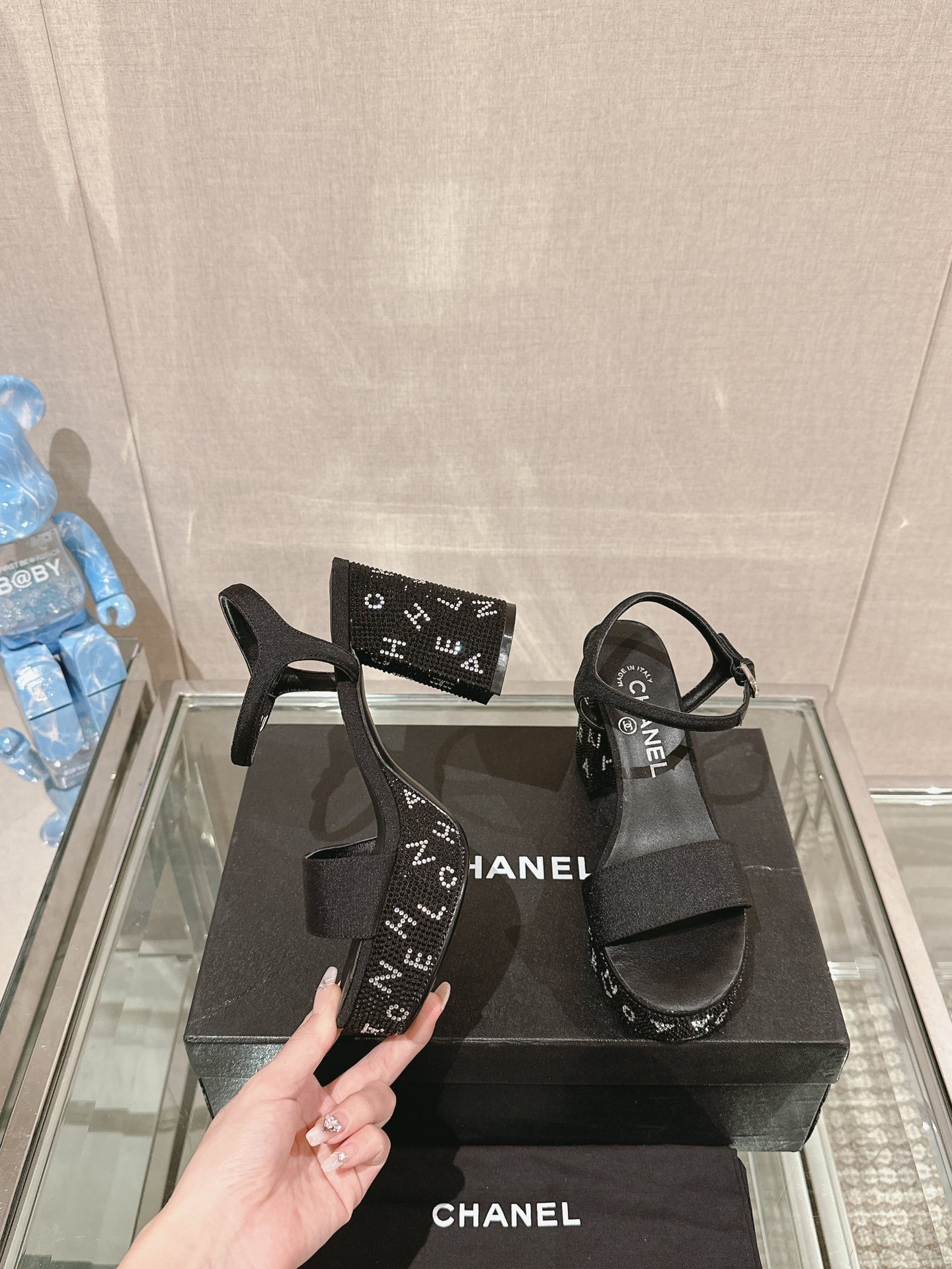 [TOP] CHANEL Platform Heel Pumps - Black