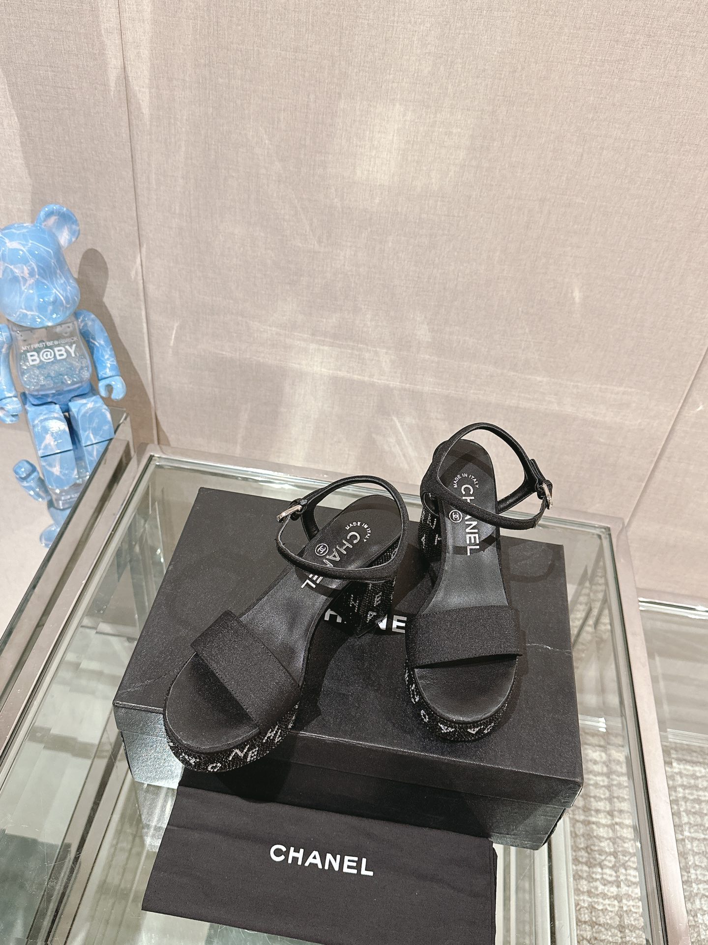 [TOP] CHANEL Platform Heel Pumps - Black