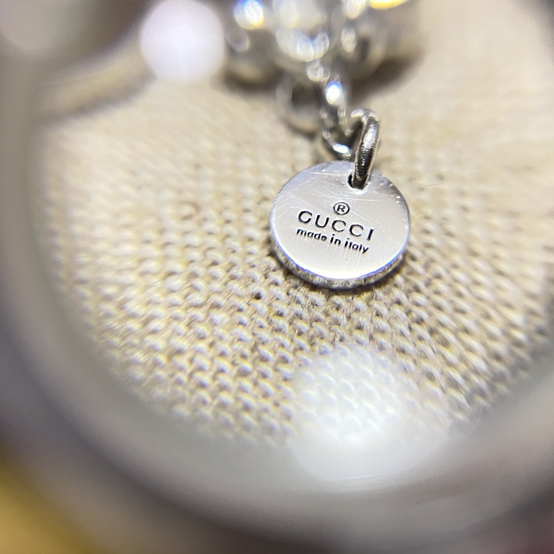 [TOP] GUCCI Skull Heart Necklace - Silver