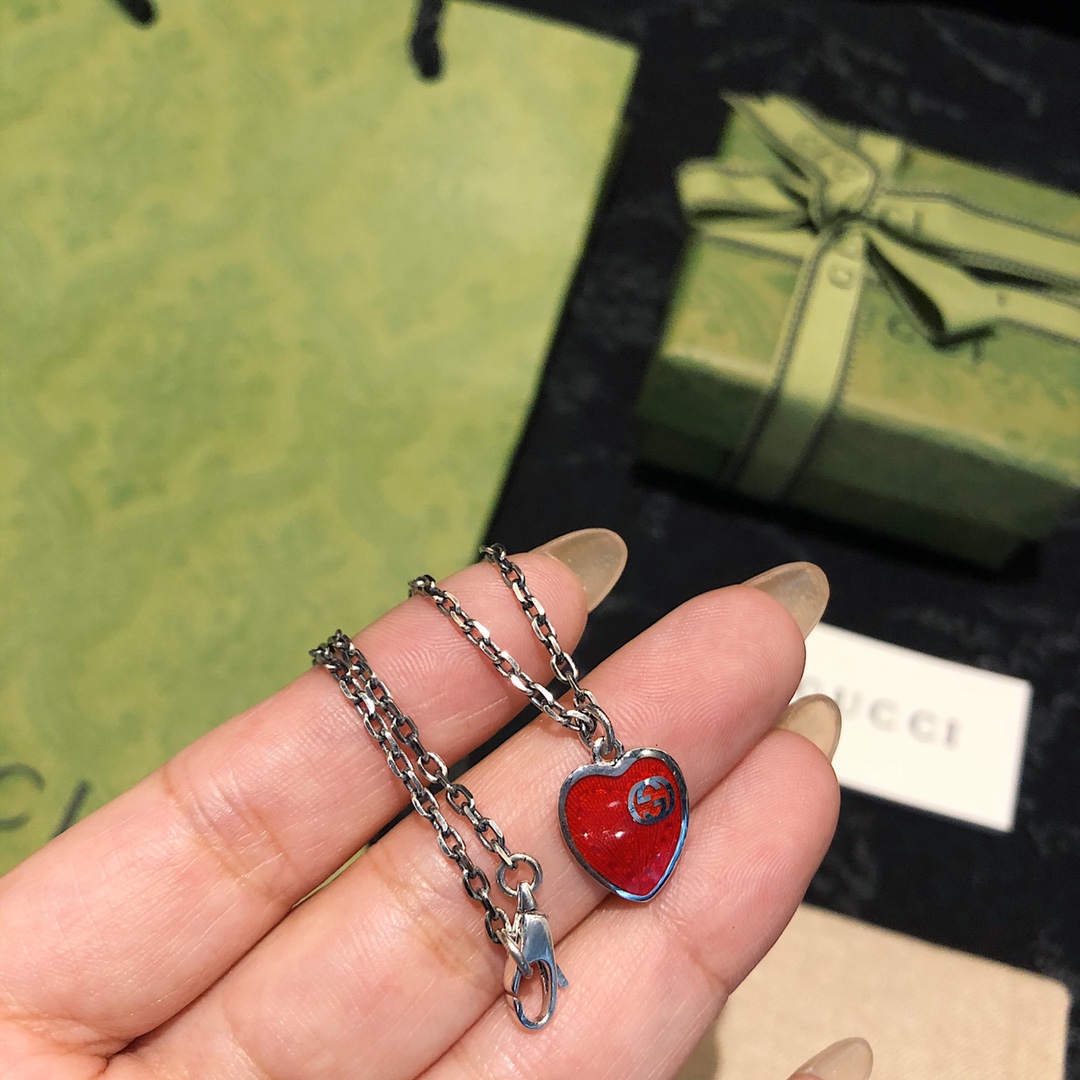 [TOP] GUCCI Enamel Love Necklace