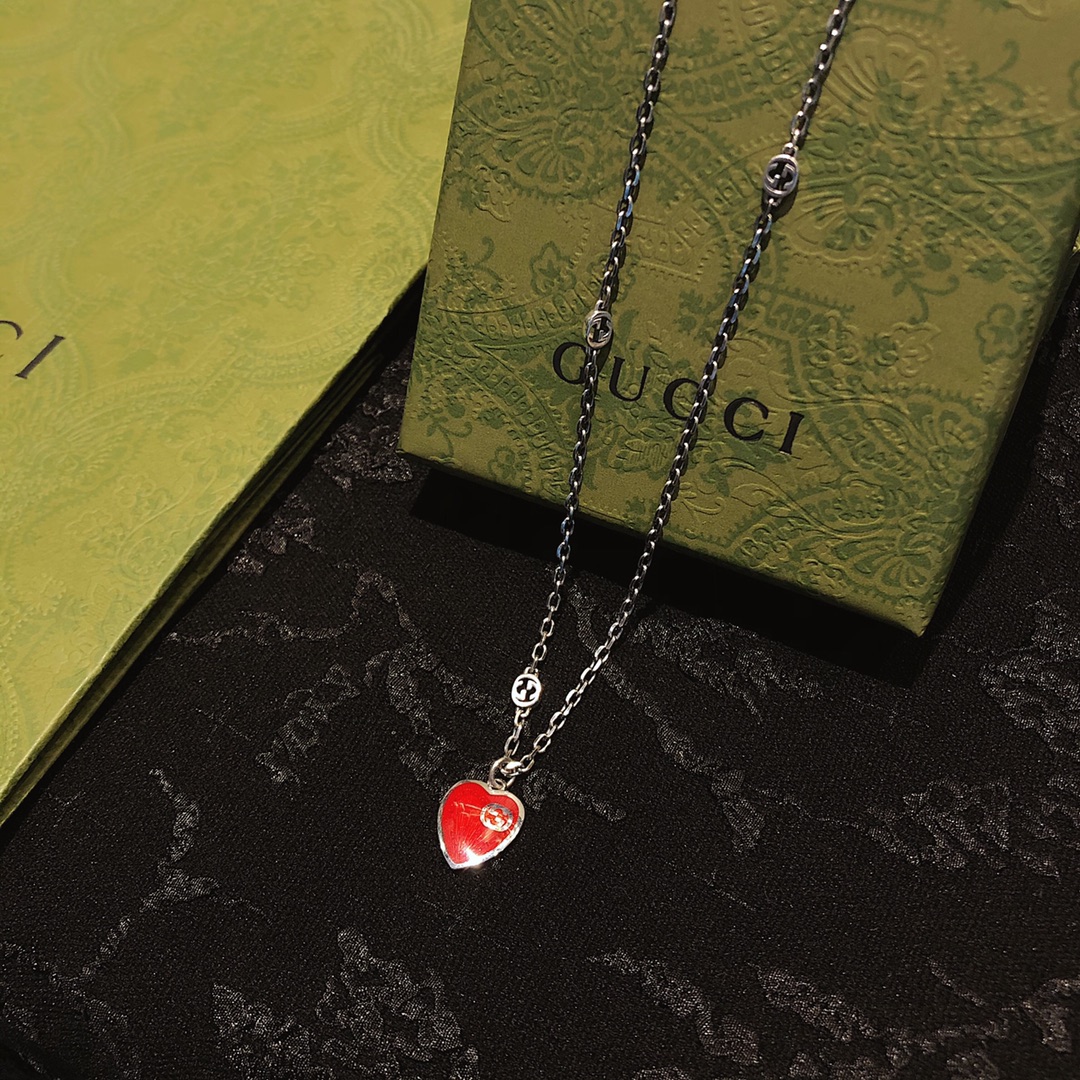 [TOP] GUCCI Enamel Love Necklace