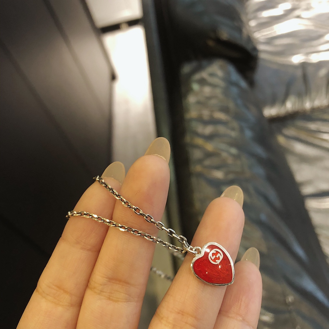 [TOP] GUCCI Enamel Love Necklace