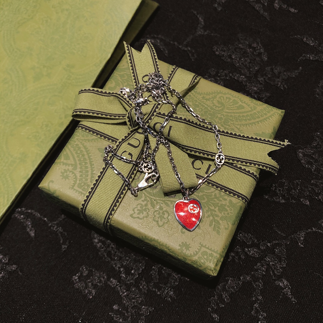 [TOP] GUCCI Enamel Love Necklace