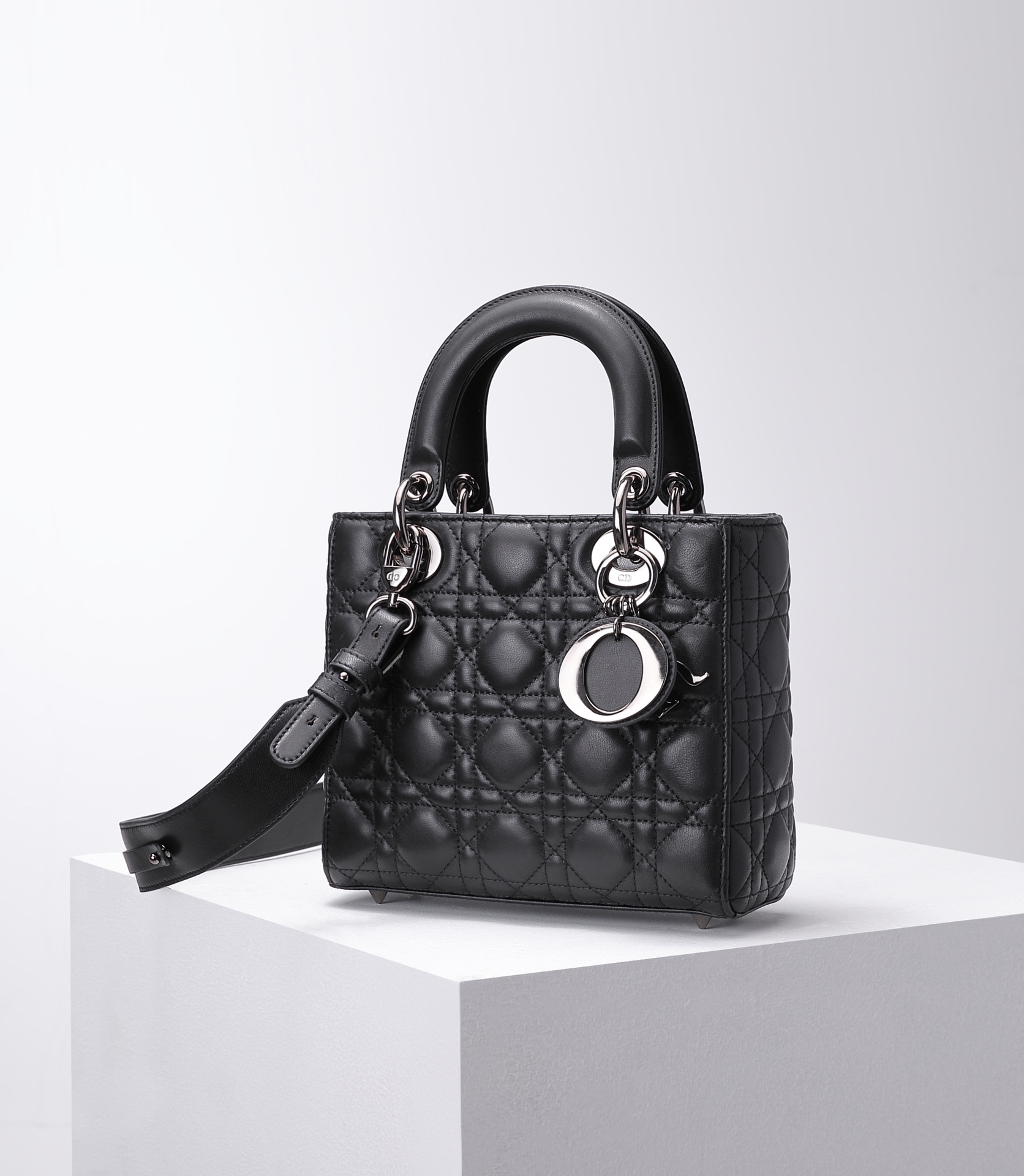 [TOP] Christian Dior Using Sheepskin Paired With Rattan Plaid Handbag 20x16.5x8cm - Black&SHW