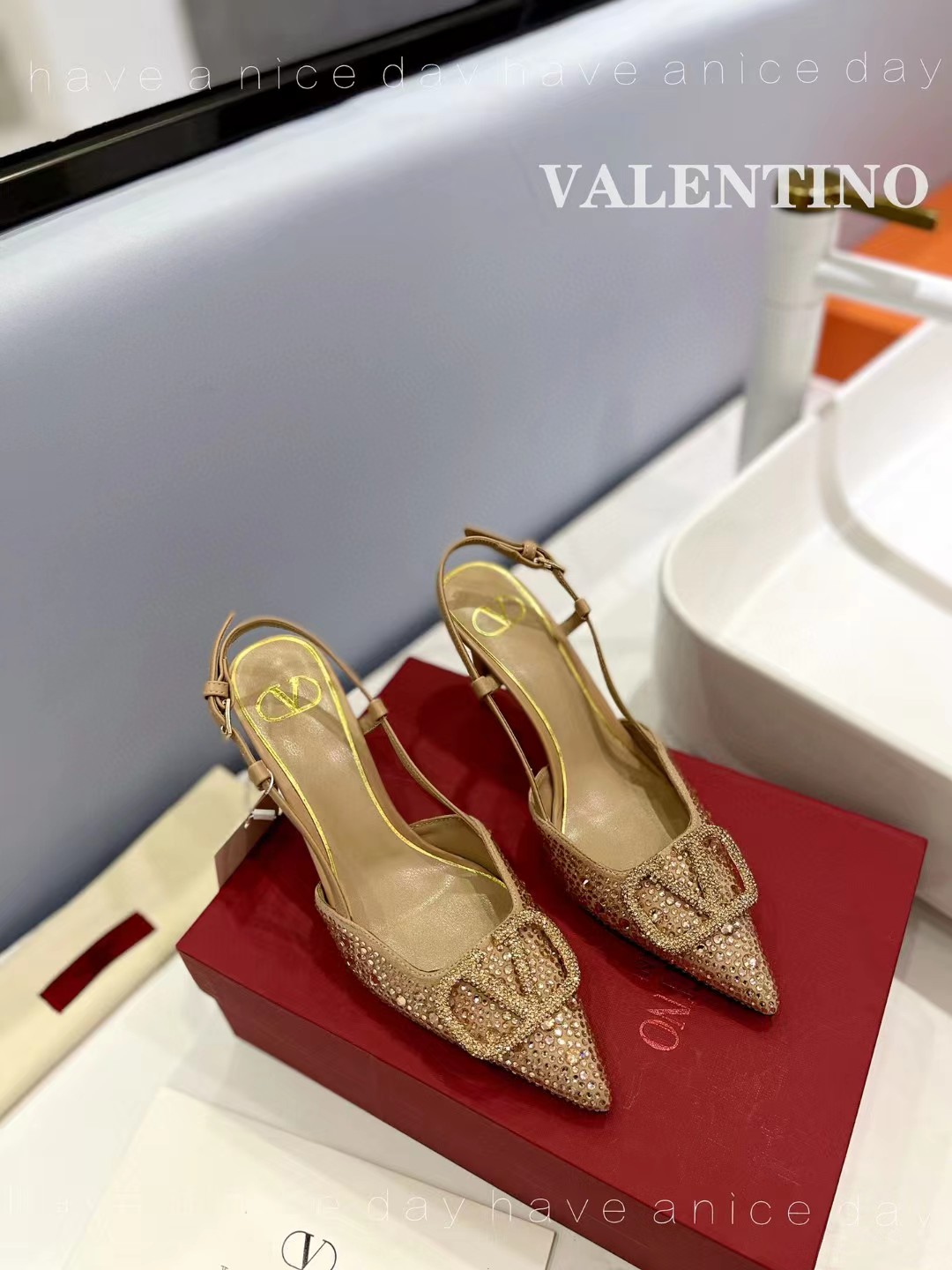 [TOP] VALENTINO VLogo embellished slingback pumps - Rose Gold