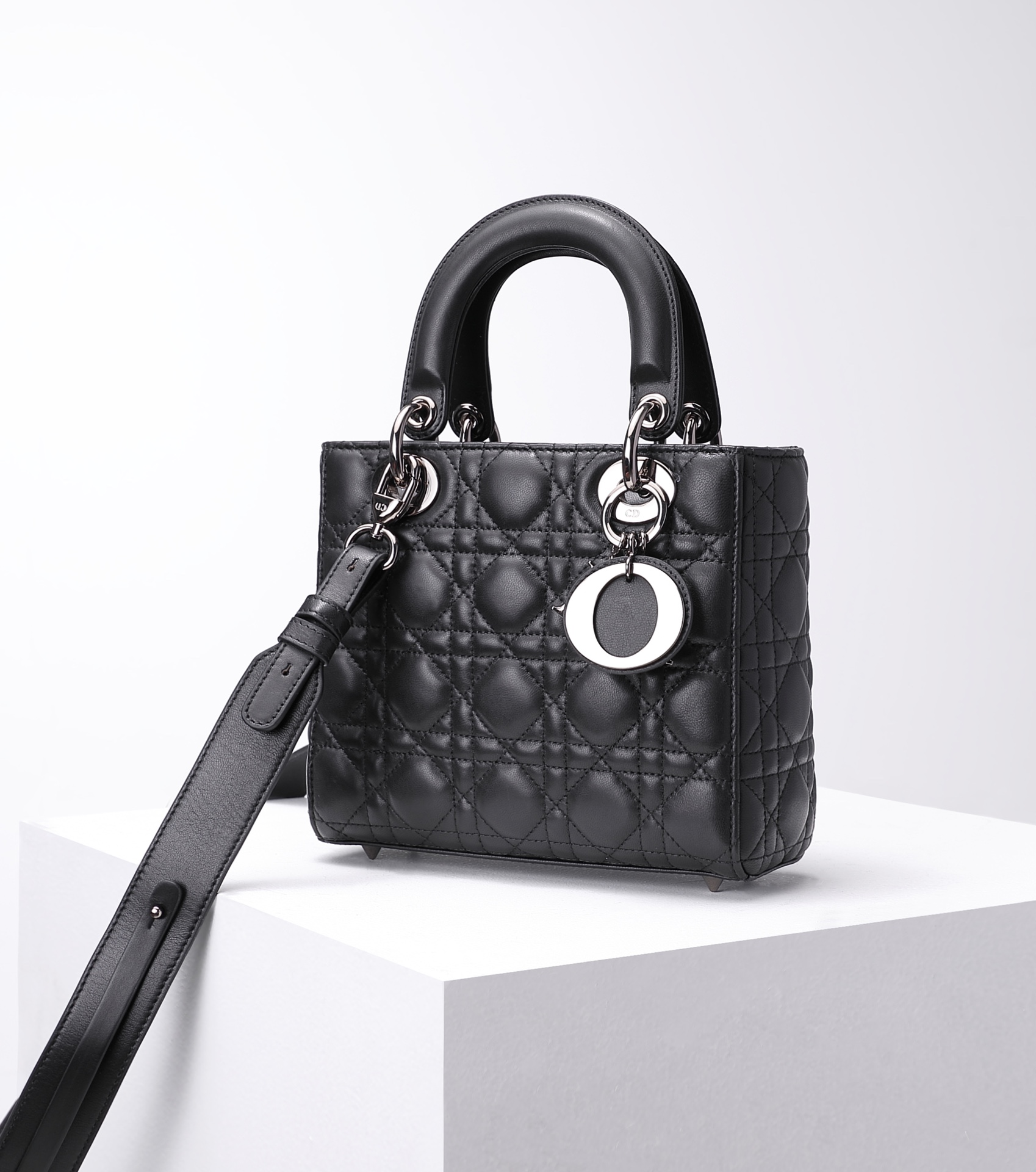 [TOP] Christian Dior Using Sheepskin Paired With Rattan Plaid Handbag 20x16.5x8cm - Black&SHW