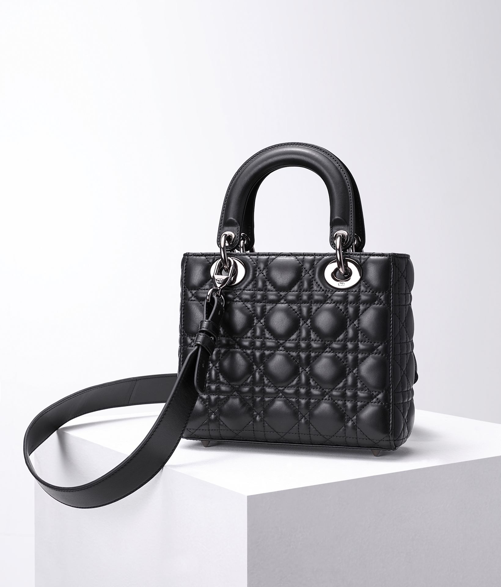 [TOP] Christian Dior Using Sheepskin Paired With Rattan Plaid Handbag 20x16.5x8cm - Black&SHW